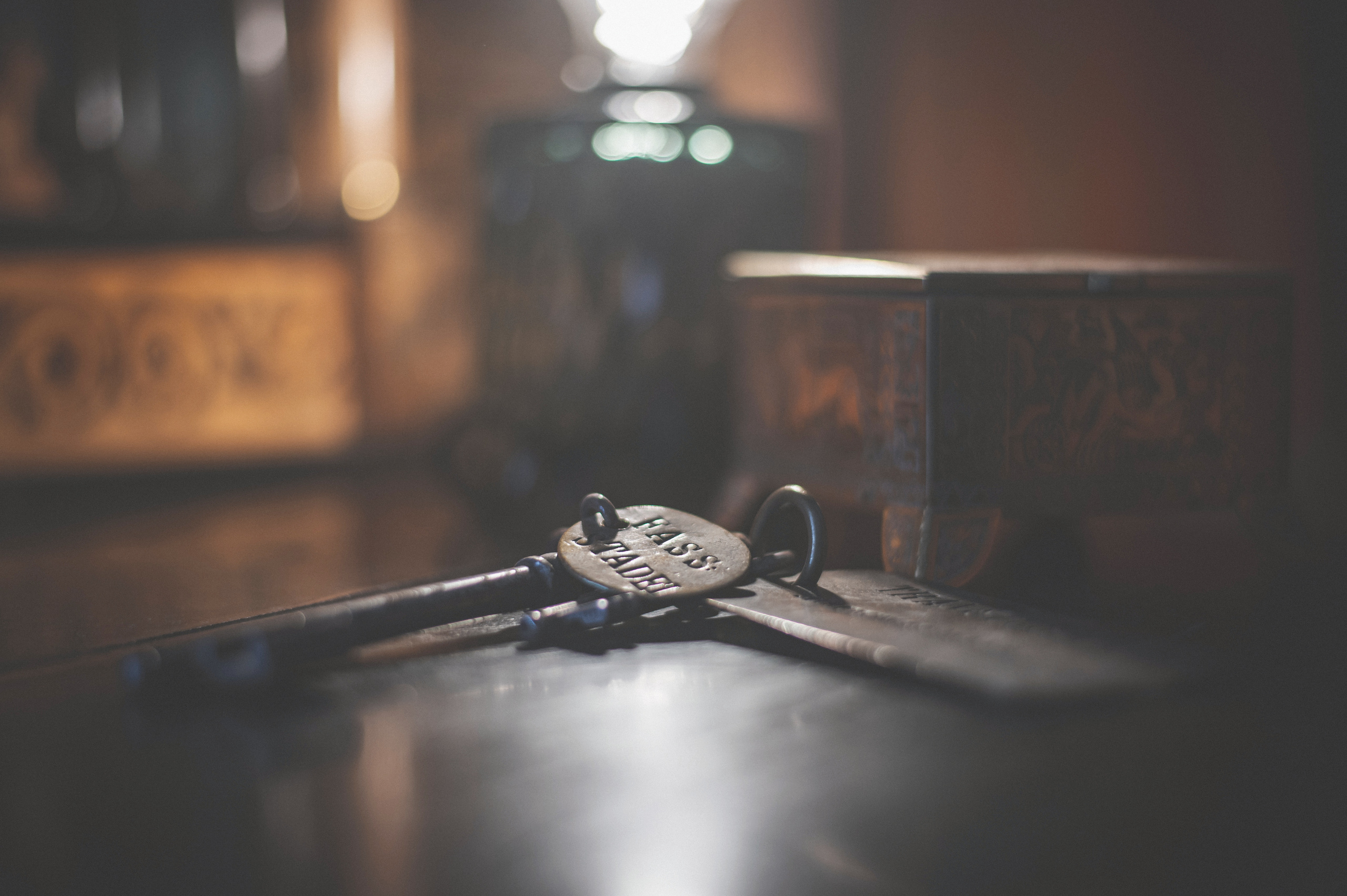 Ich bin Max, Designer, Art & Hochzeitsfotograf aus Germaringen