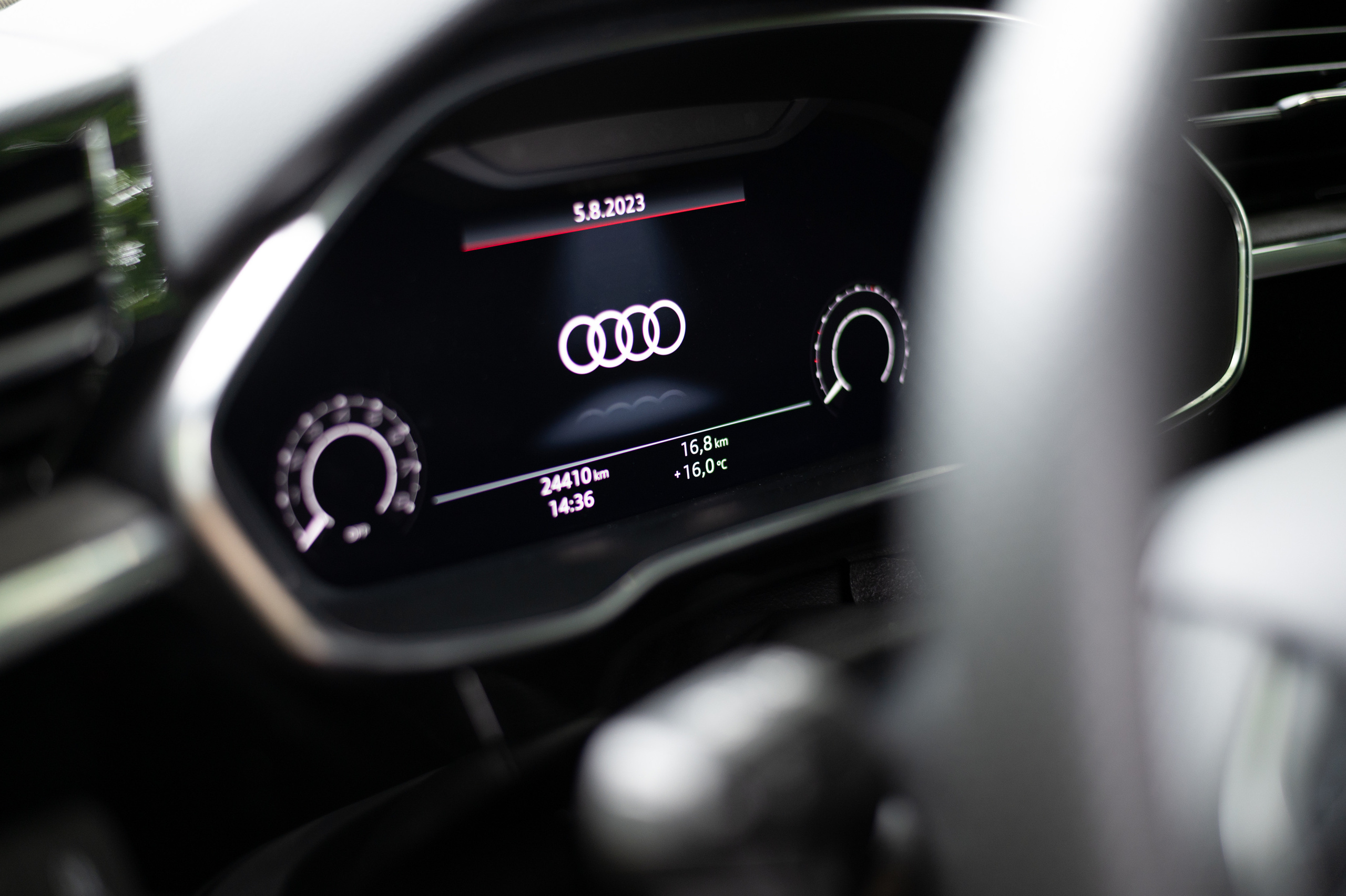 Audi RS Q3. Ich bin Max, Designer, Art & Hochzeitsfotograf aus Germaringen