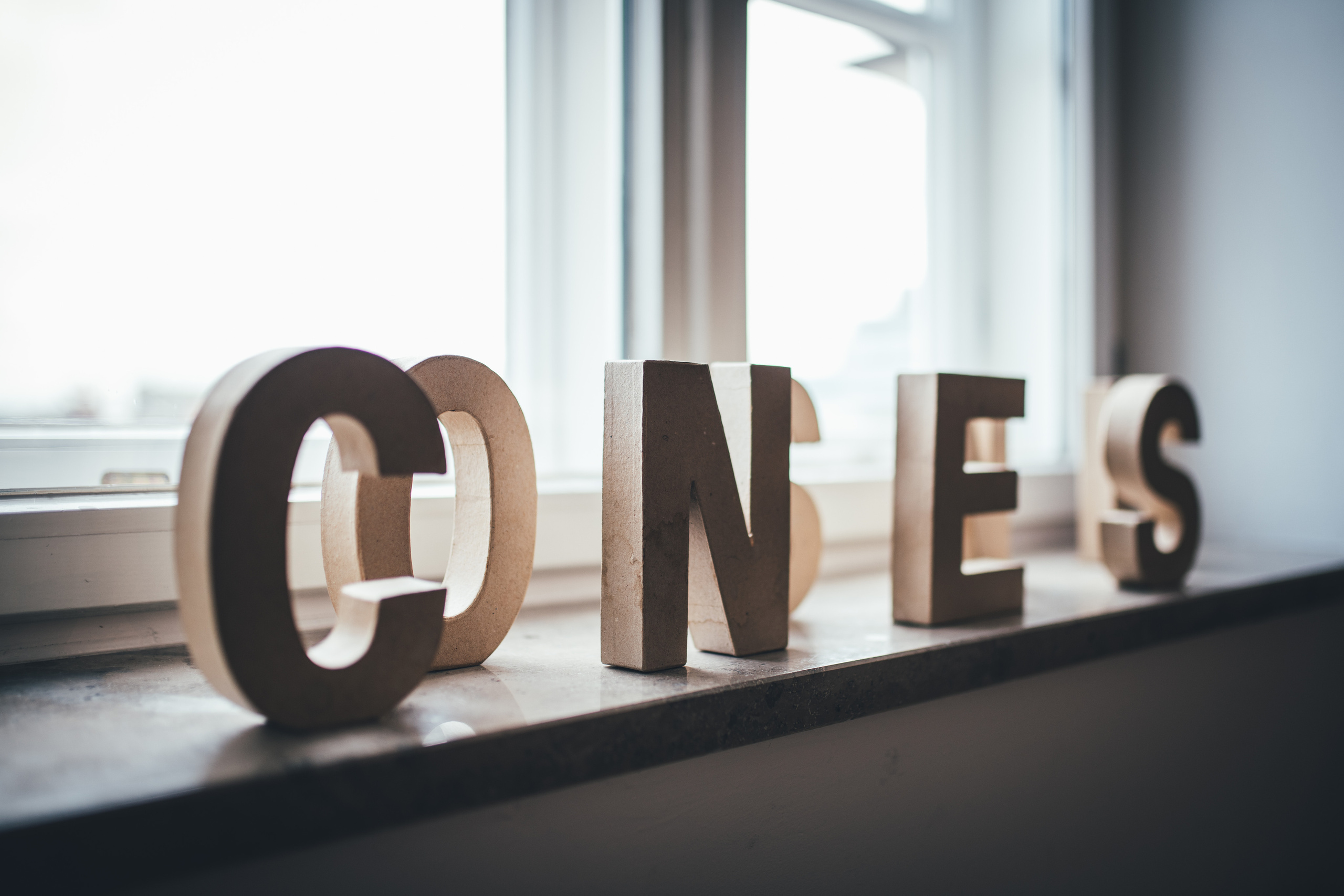 CONSENS & DREILANDMEDIEN. Ich bin Max, Designer, Art & Hochzeitsfotograf aus Germaringen