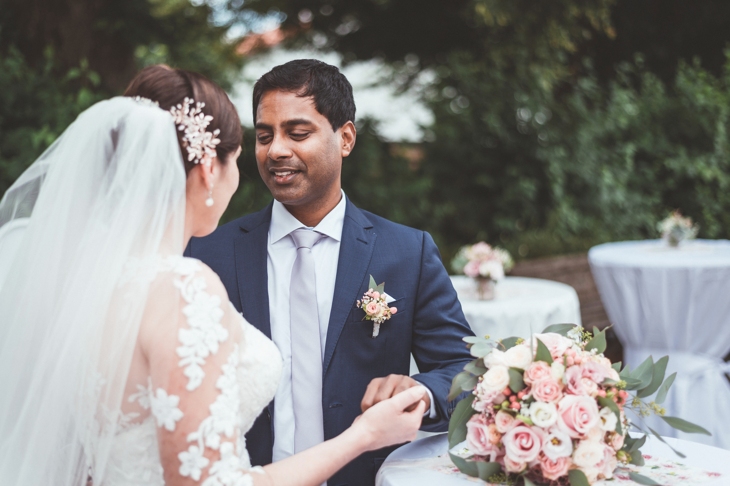 Ich bin Max, Designer, Art & Hochzeitsfotograf aus Germaringen