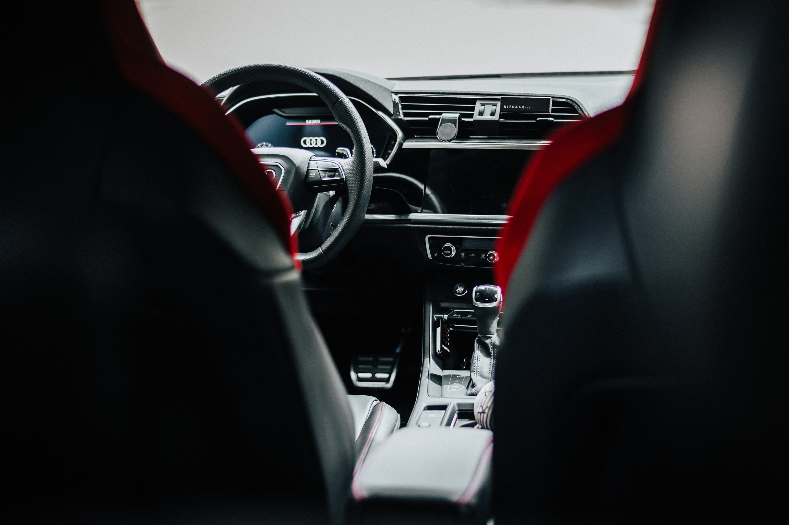 Audi RS Q3. Ich bin Max, Designer, Art & Hochzeitsfotograf aus Germaringen