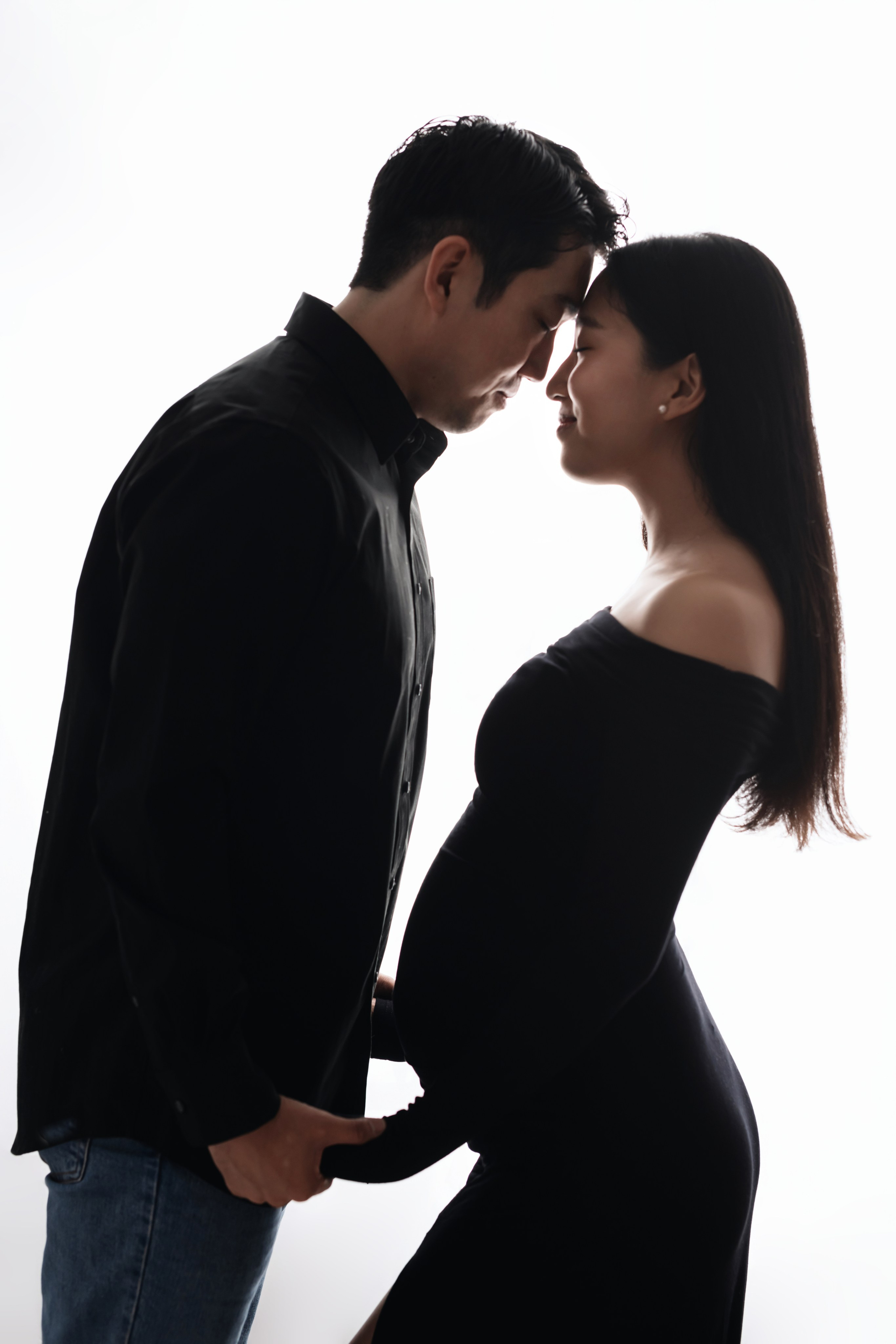 Babybauch Fotografie in Düsseldorf NRW. Neugeborenenfotografie, Babyfotografie in Düsseldorf und Umgebung