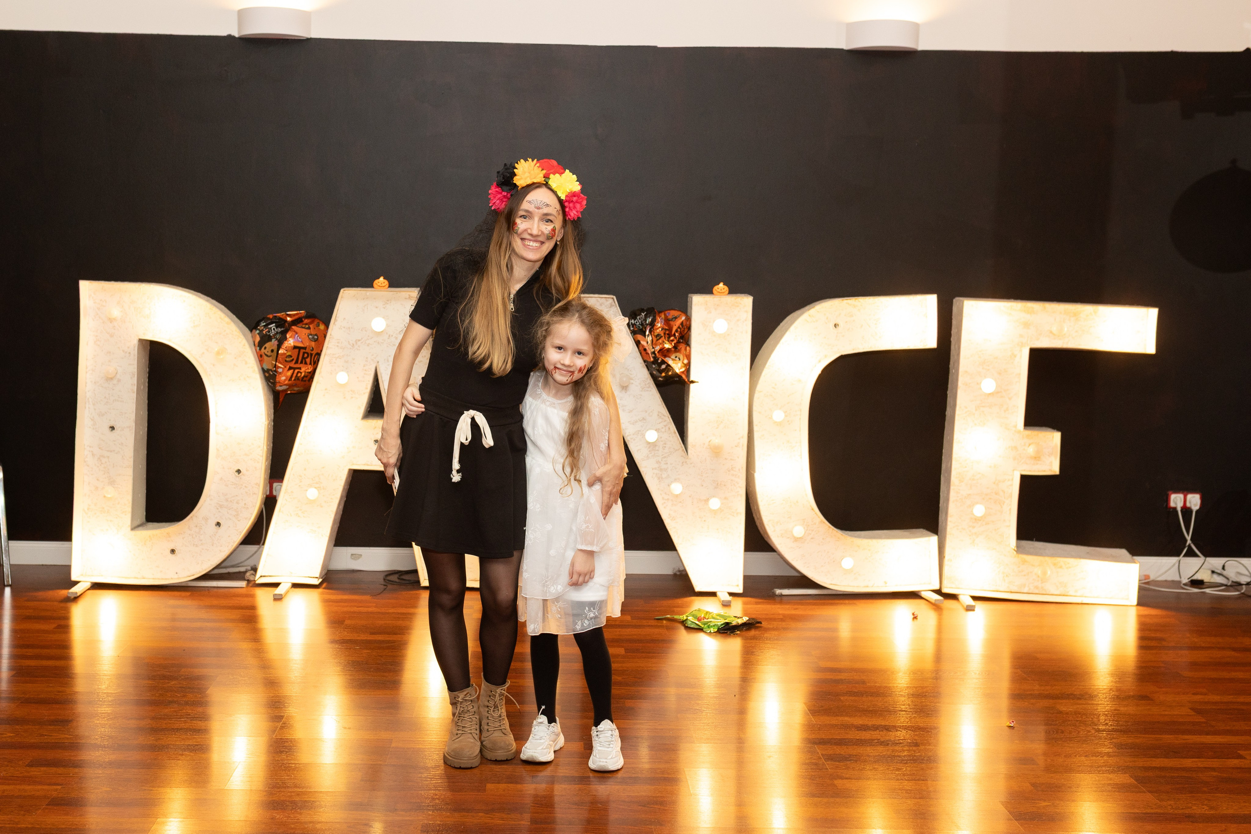 Leo dance studio Helloween 2025. Семейный и детский фотограф в Варшаве Мила Бобровская
