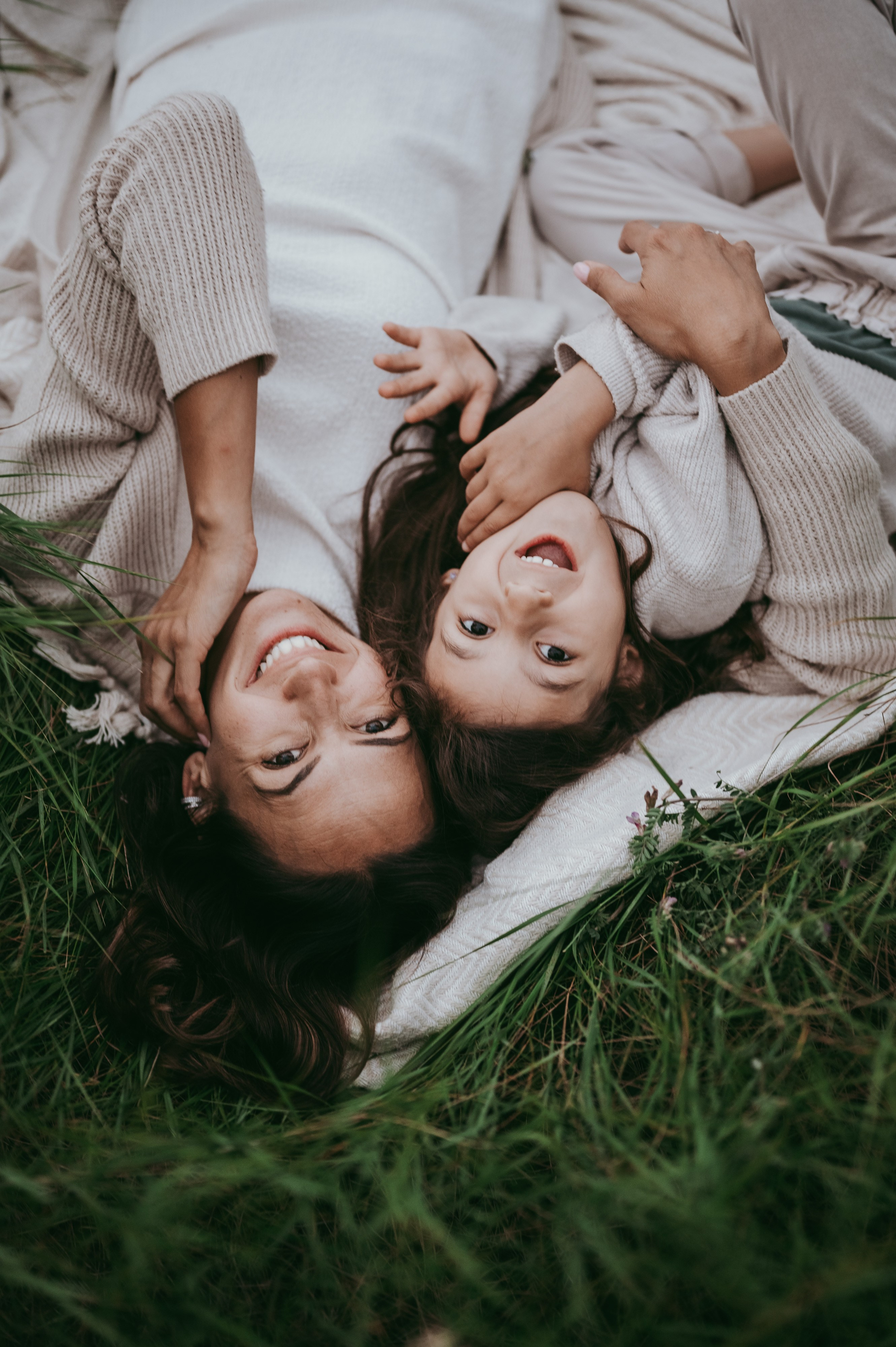Bojana i Srna / mammy and me photosession. Deciji i porodicni fotograf u Beogradu Oksana Skendzic