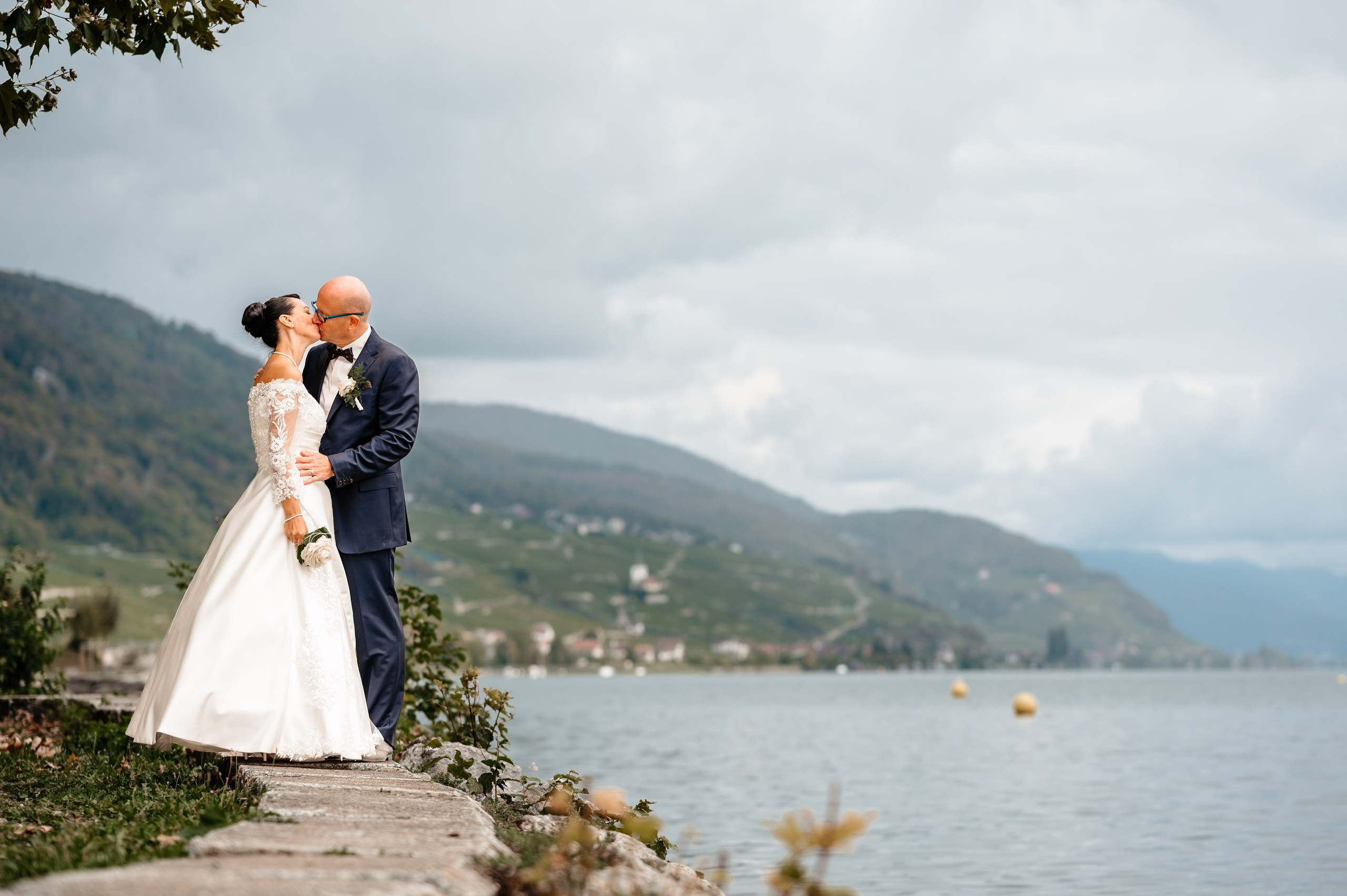 Hochzeitsfotografie Thomas & Elena – Emotionale Hochzeitsreportage in der Schweiz. Authentische, emotionale, zeitlose Hochzeitsfotografie aus Albstadt