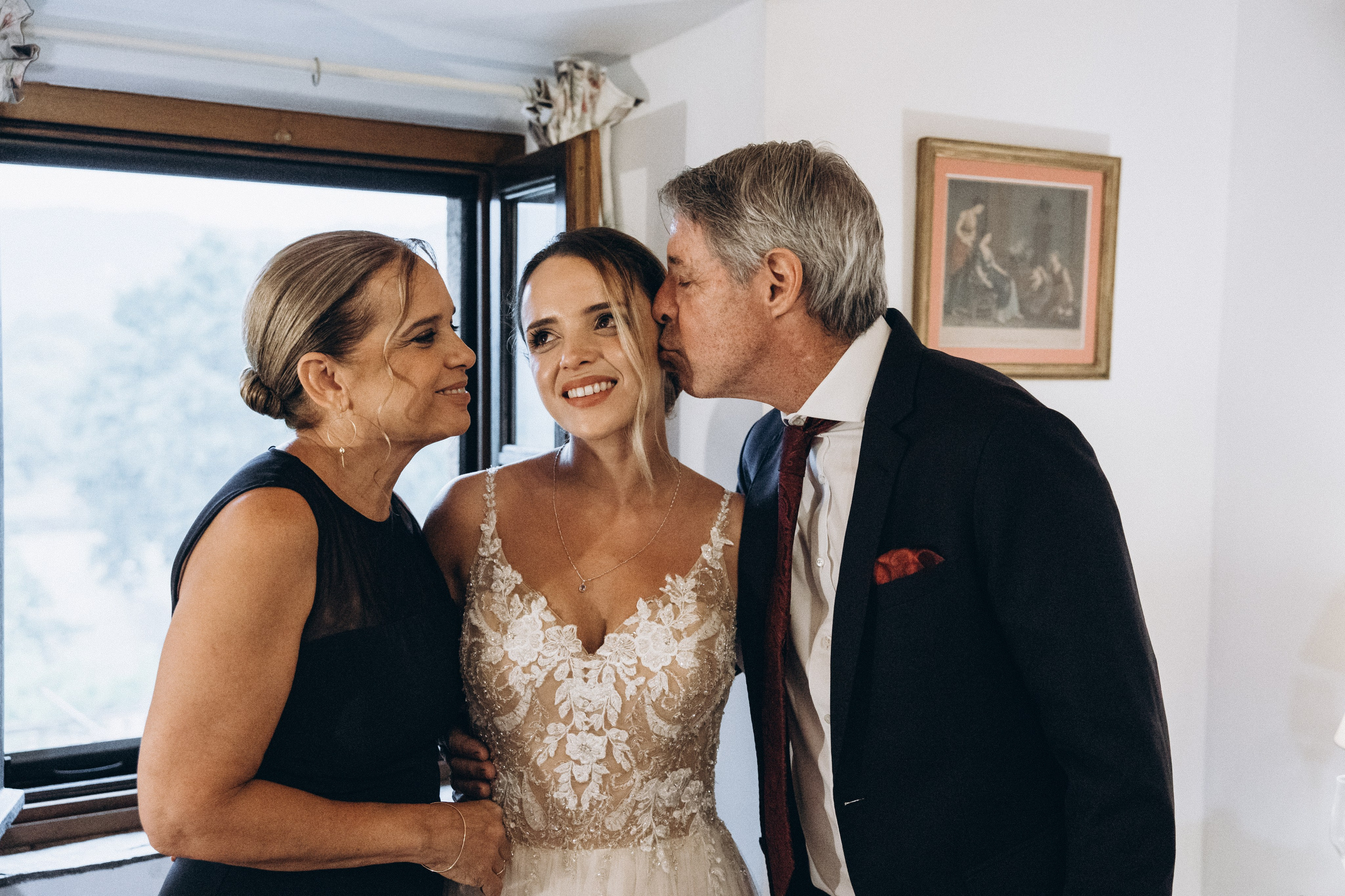 Chloé & Tom. Eugenie Smirnova — wedding, corporate and lifestyle photographer in Toulouse and Southwest France