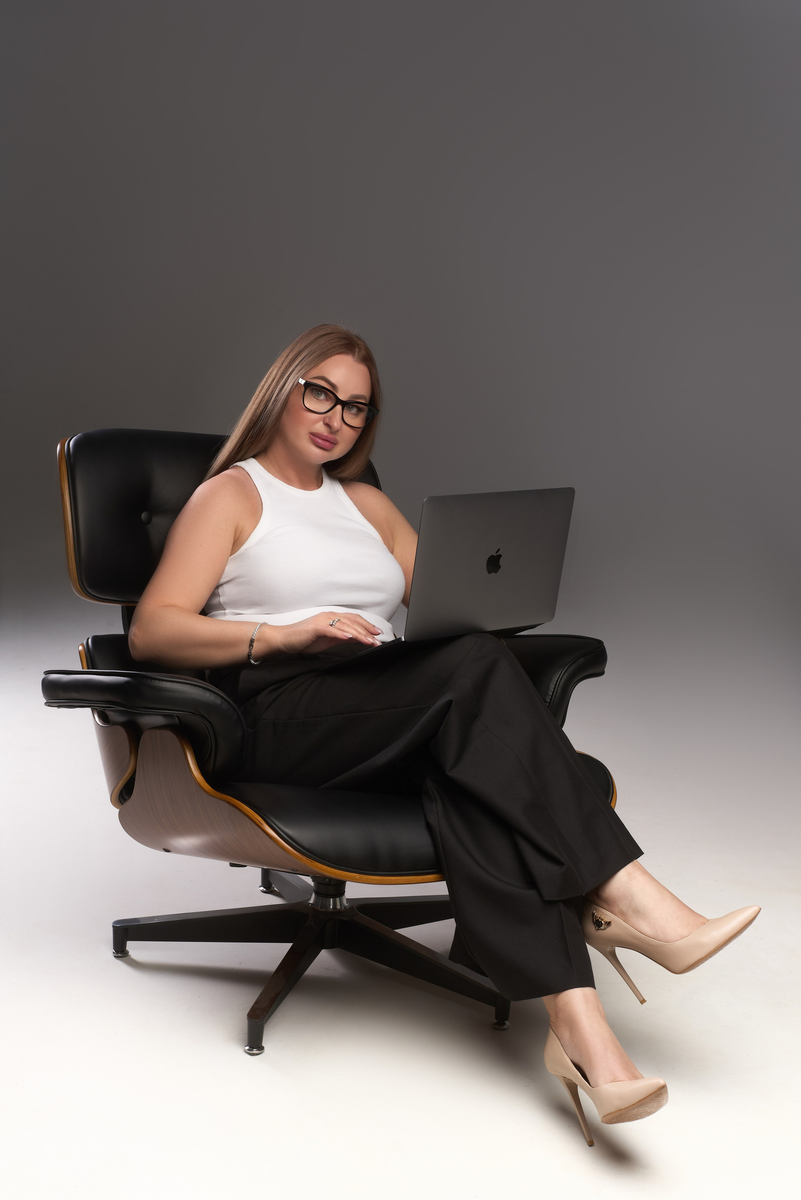 Profesjonalna Sesja Biznesowa i Wizerunkowa – Zdjęcia, które Podkreślą Twój Sukces. Portrait & Fashion Photographer | Сannes, Paris, Monaco, Dubai, Kyiv — - Alisa Postnykova