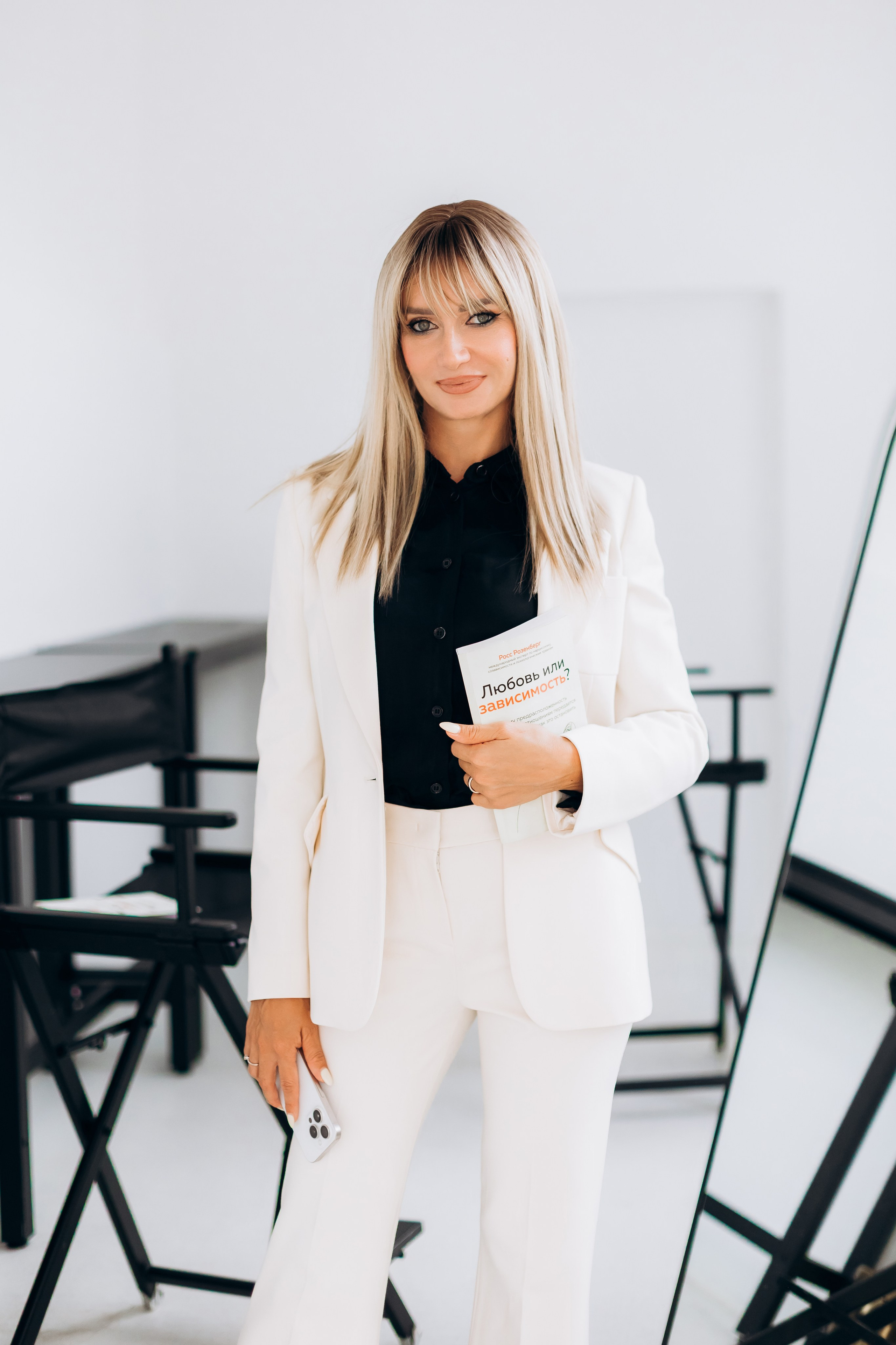 Anastasia (business portrait). Wedding and Family Photograph