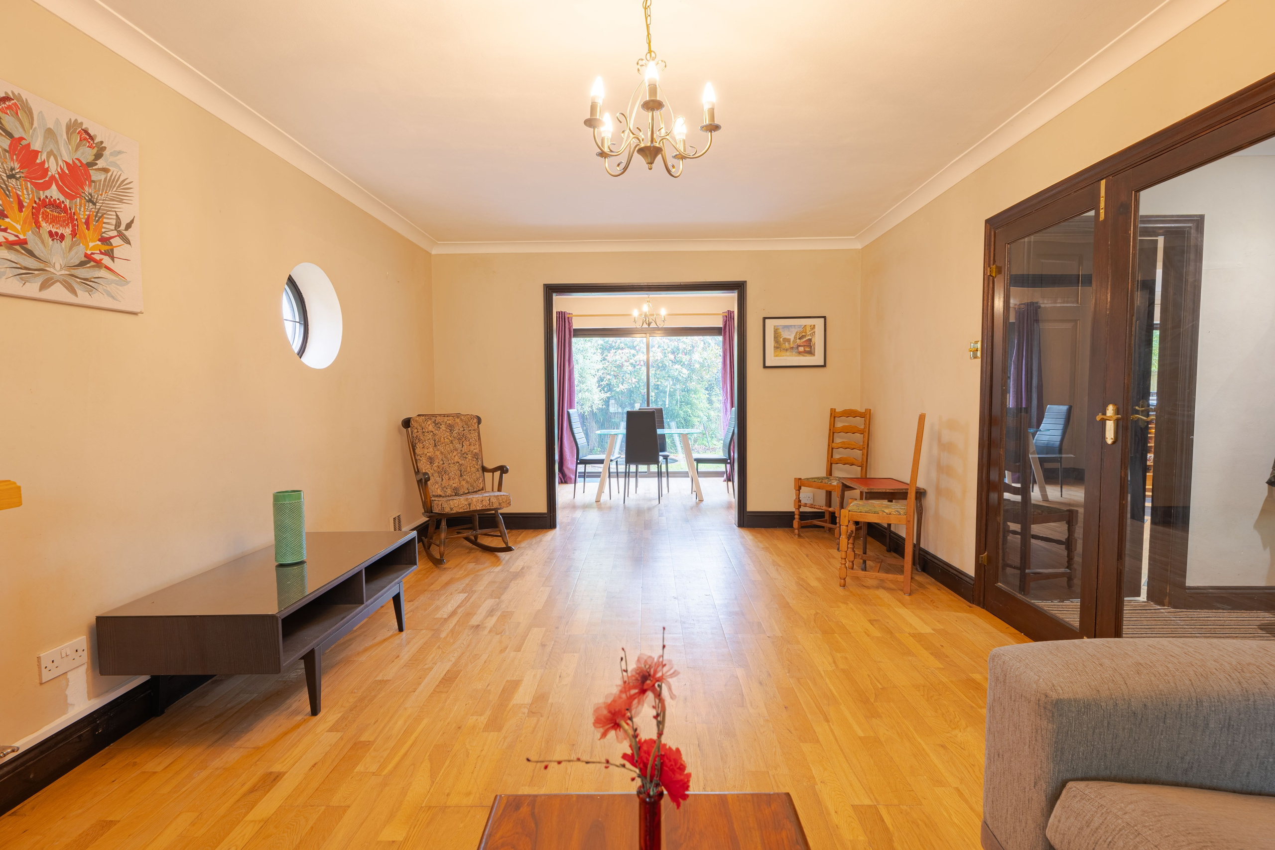 Green Lane. Sola SLY | London Photographer and Videographer