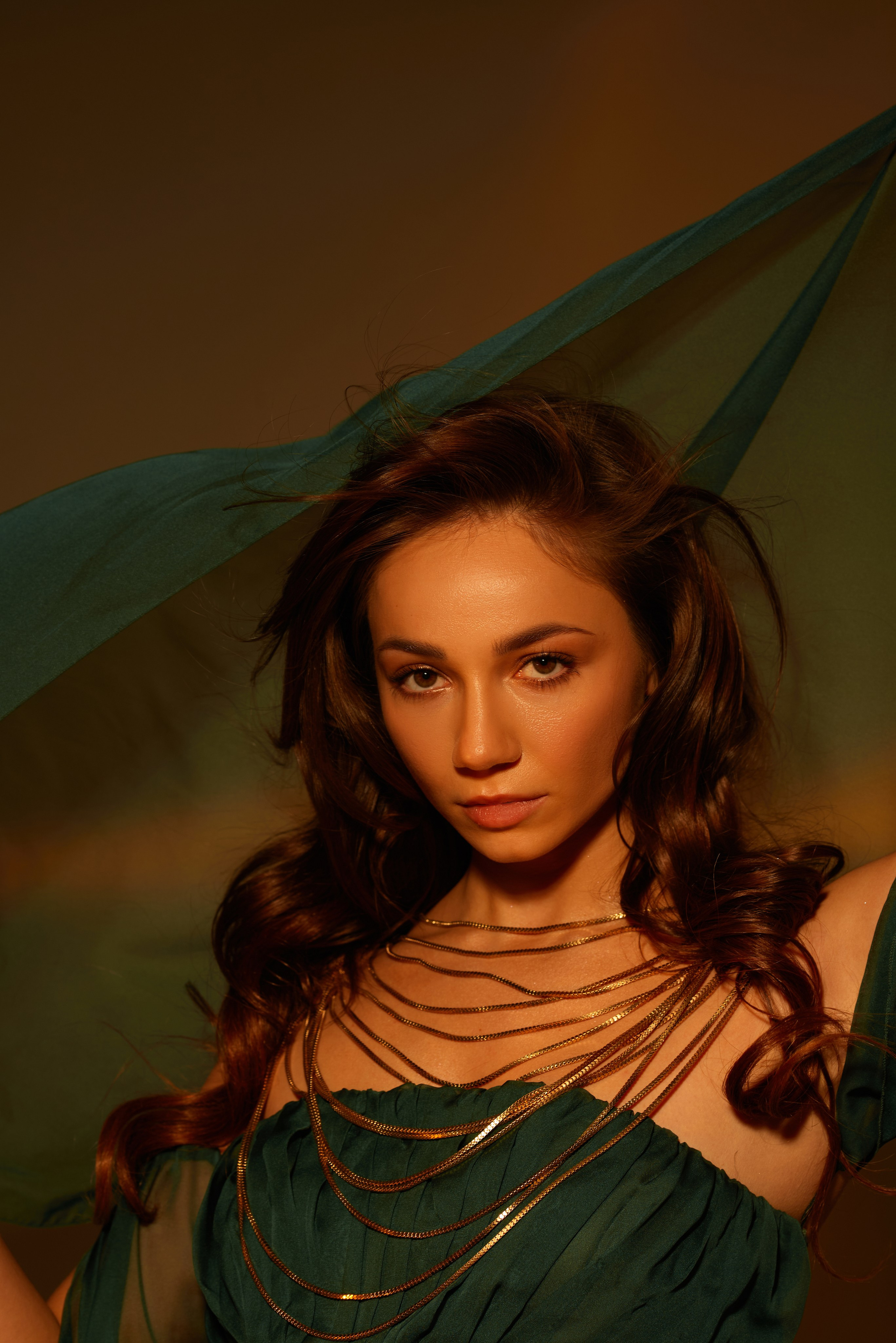 Kreatywna sesja zdjęciowa z skrzydłami i dymem dla Oriany | Fotografia artystyczna. Portrait & Fashion Photographer | Сannes, Paris, Monaco, Dubai, Kyiv — - Alisa Postnykova