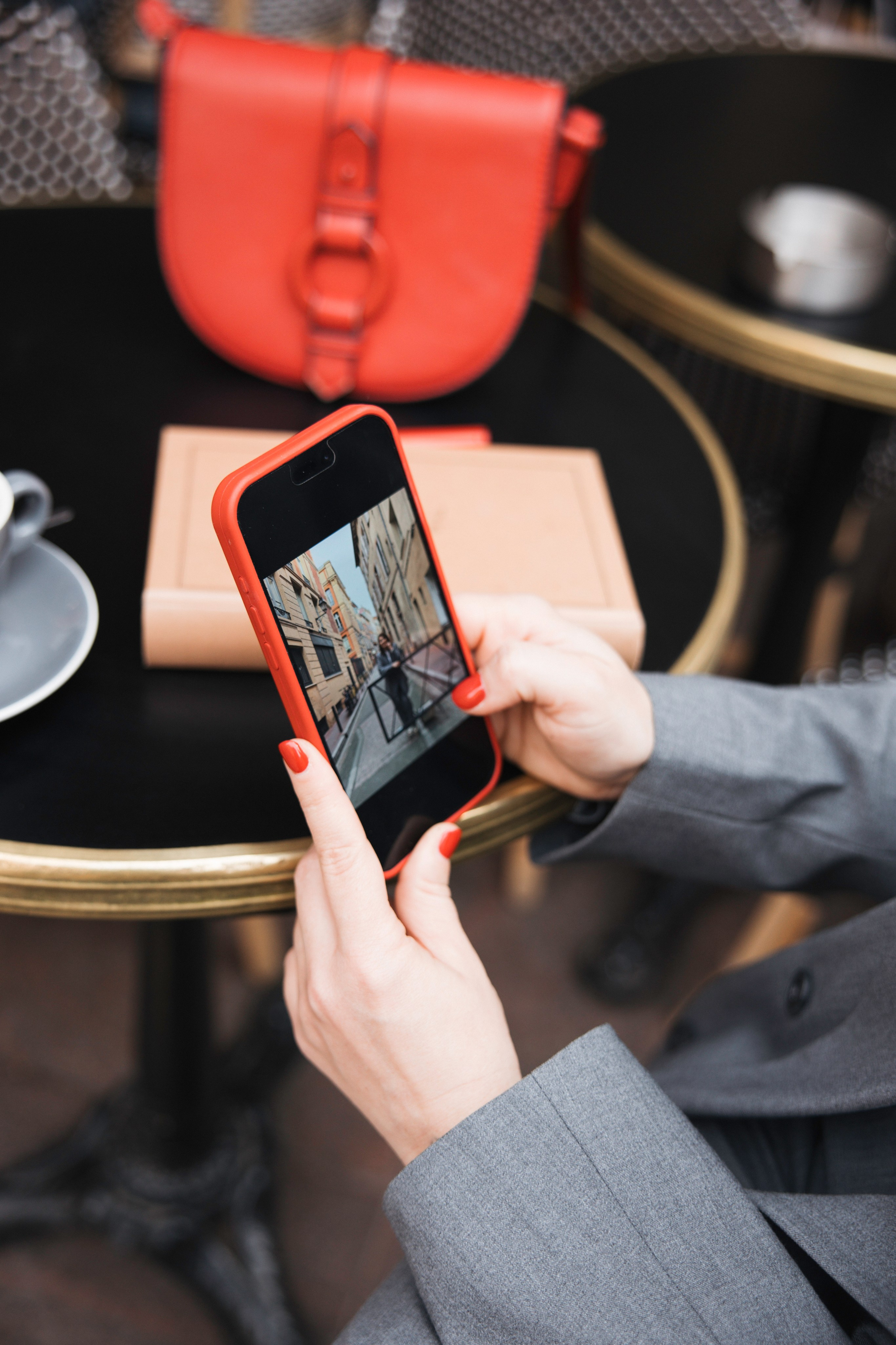 Personal Brand photoshoot in Toulouse. Eugenie Smirnova — wedding, corporate and lifestyle photographer in Toulouse and Southwest France
