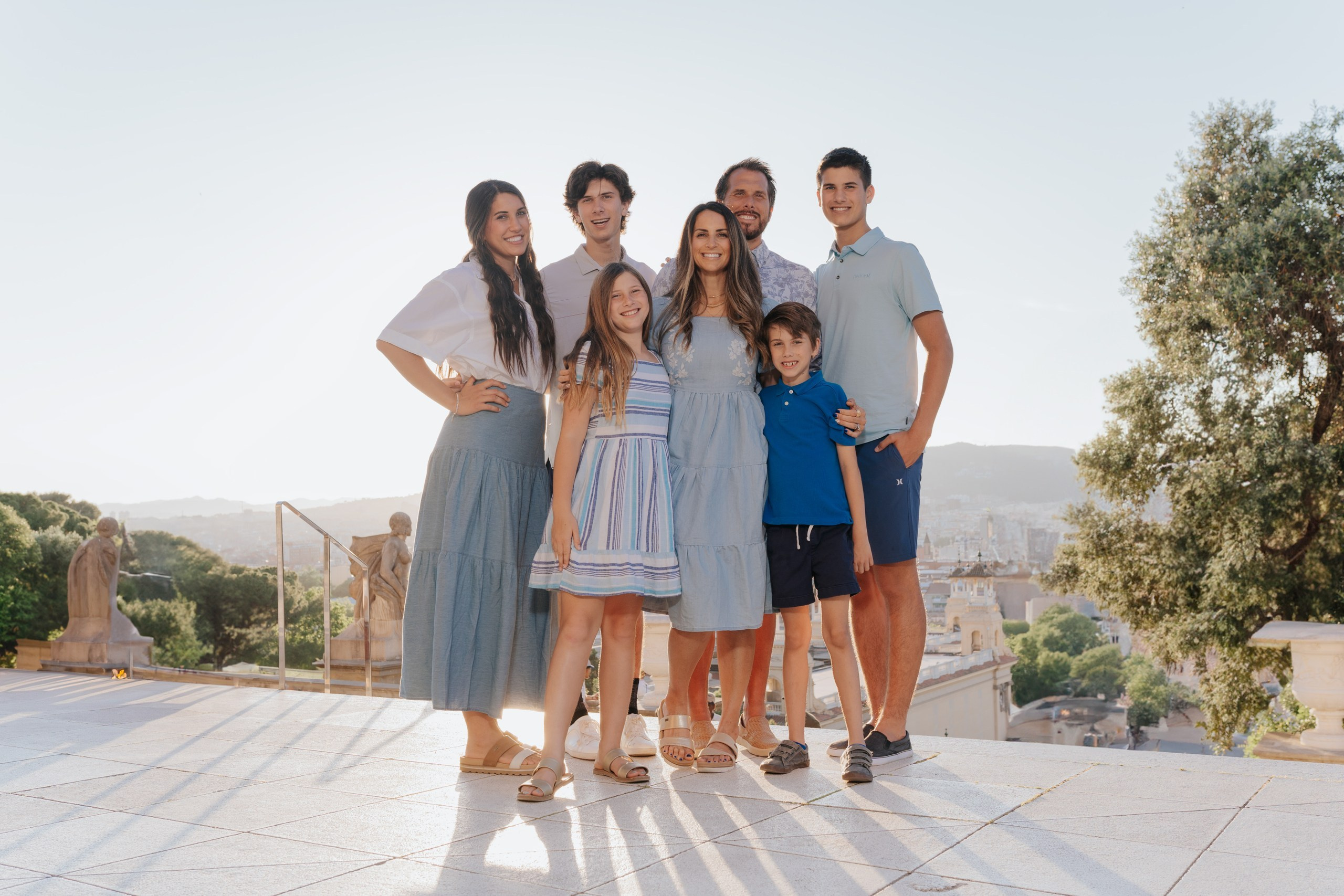 Barcelona Family Photoshoot — Family Photographer in Barcelona. DiaFoto — Wow Photographer in Barcelona | Premium Barcelona Photoshoot Experience