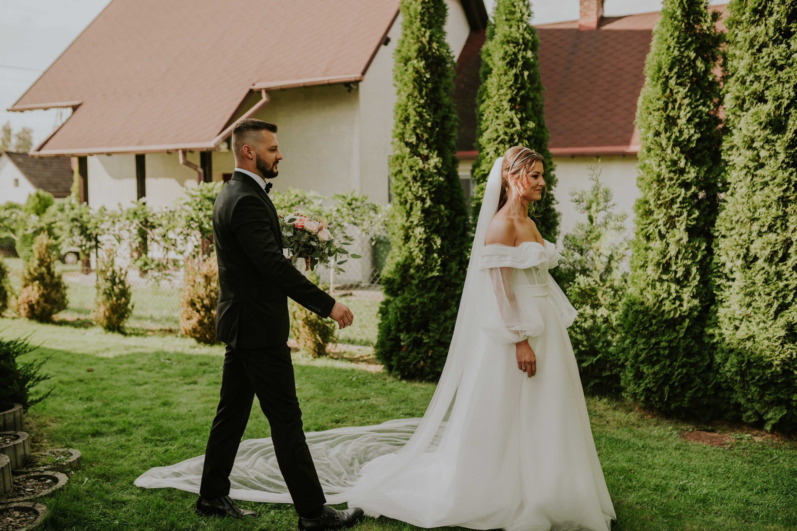 Sala Koralowa w Jaworzu: Opowieść o ślubie Nikoli i Kacpra. Karkowskafoto - fotografia miłości