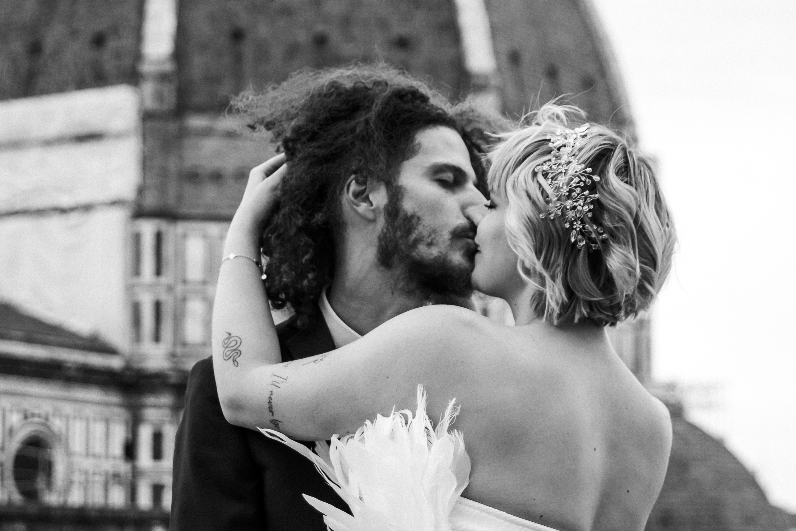 Love story. Wedding and elopement photographer Italy Tuscany Como Milan Pavia Marija Galaka