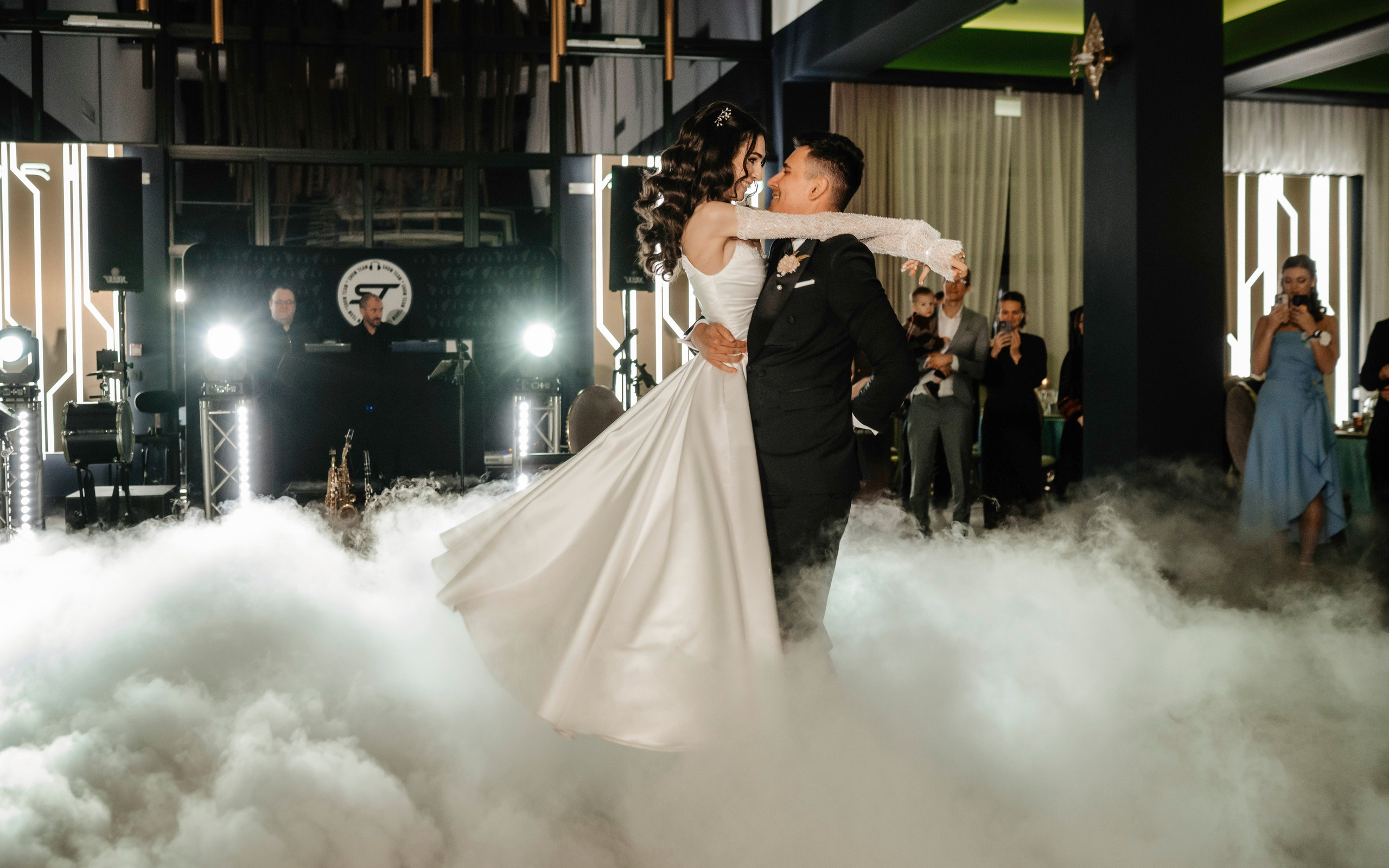 🤎 I o a n a  & D a n i e l — Wedding Day Preview. Wedding & Family Photographer