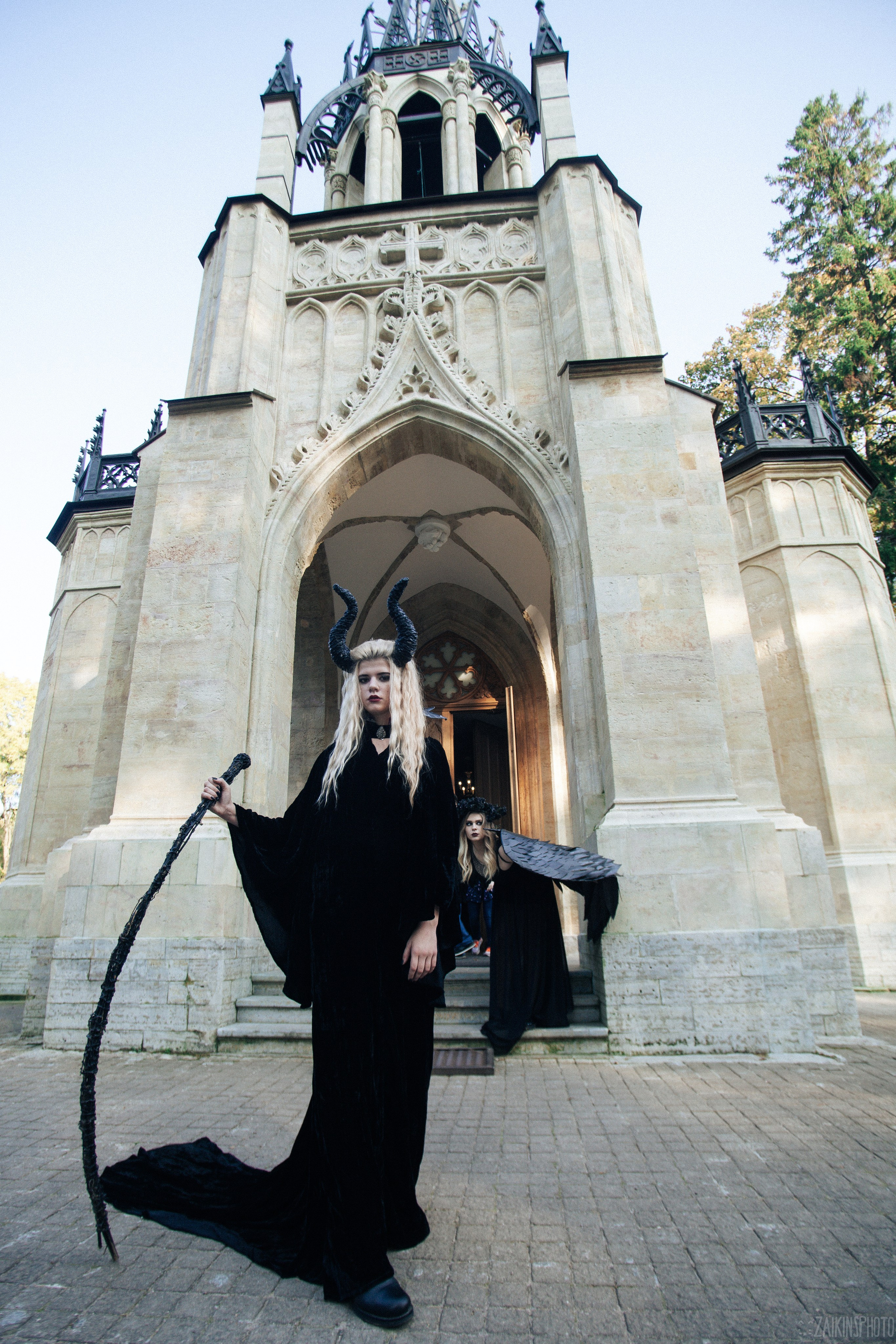 The Dark Autumn. Main