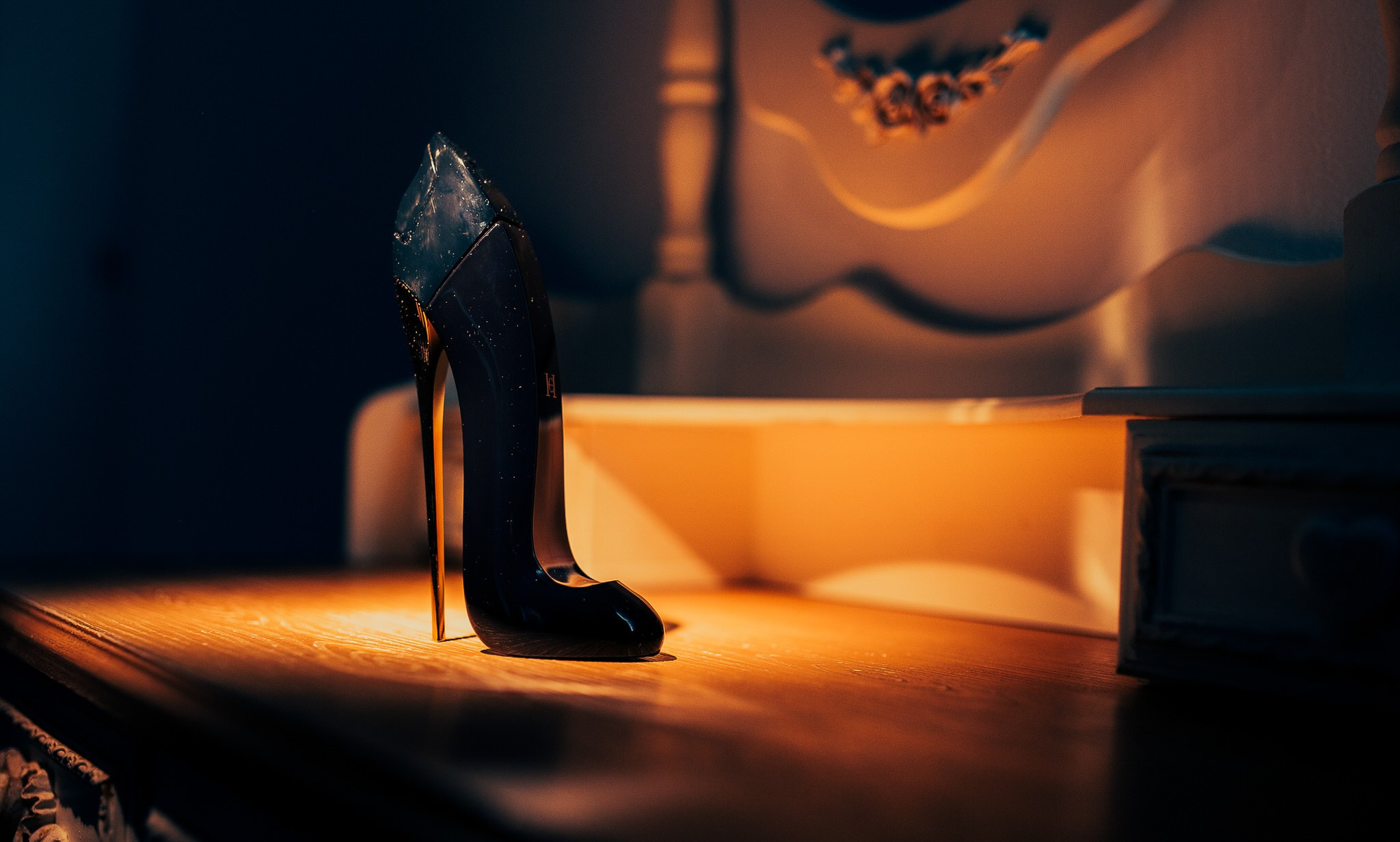 Fotograf profesionist de nuntă. Cu o abordare creativă și tehnici unice, spunem povestea voastră prin imagini pline de iubire și naturalețe. Descoperă arta fotografiei de nuntă . Fotograf Iasi, fotograf de nunta Suceava. Fotografii de nuntă. Pachet fotografii de nuntă. Fotograf Iasi, fotograf Suceava, fotograf Botosani, fotograf Romania. Servicii foto nuntă. Servicii foto-video.