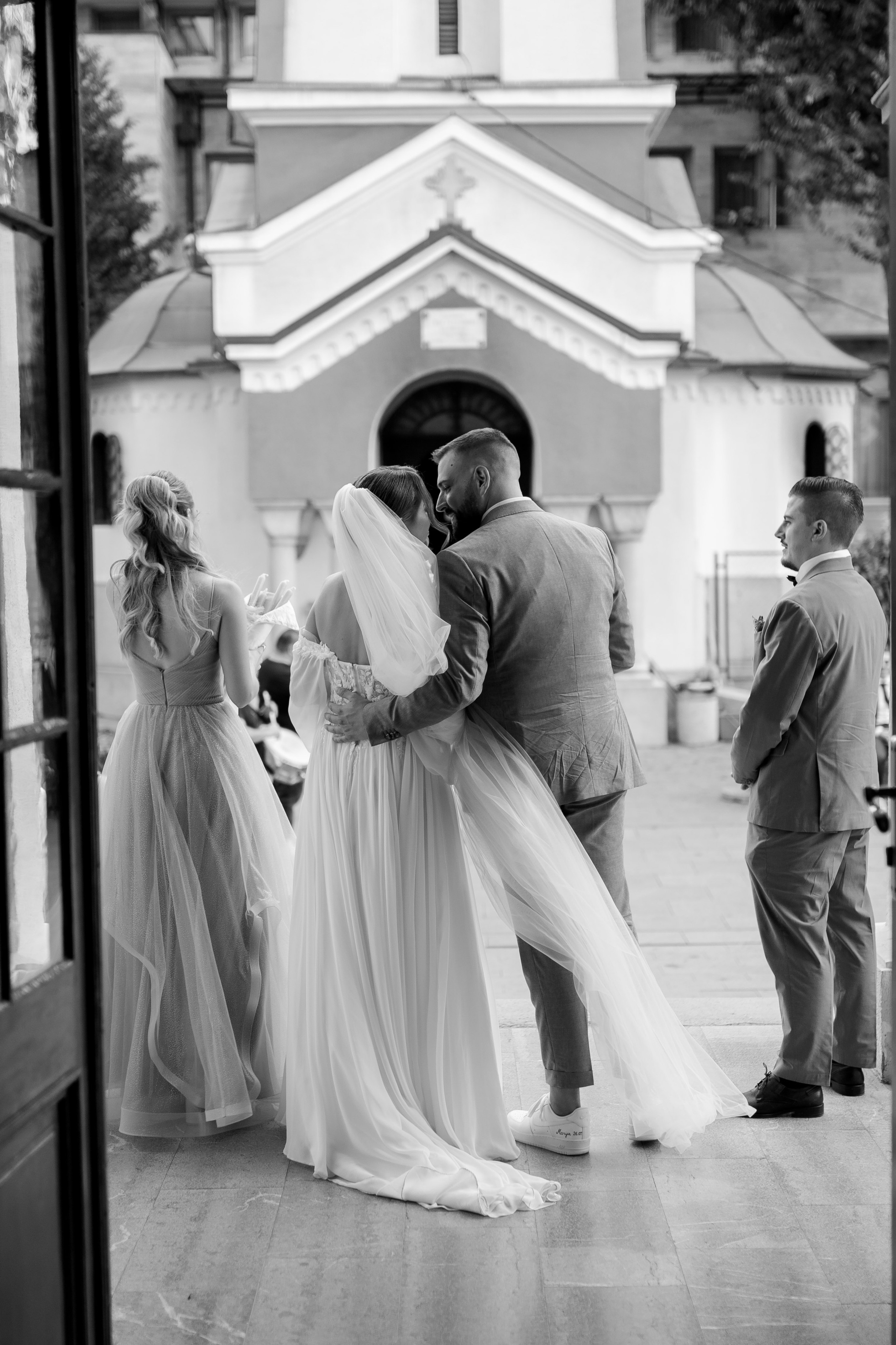 M&D|Between City Lights and Hidden Oasis. Black Sheep Produkcija| Wedding Photography and Wedding Films, based in Kragujevac, Europe / Fotograf i videograf, Kragujevac, Srbija