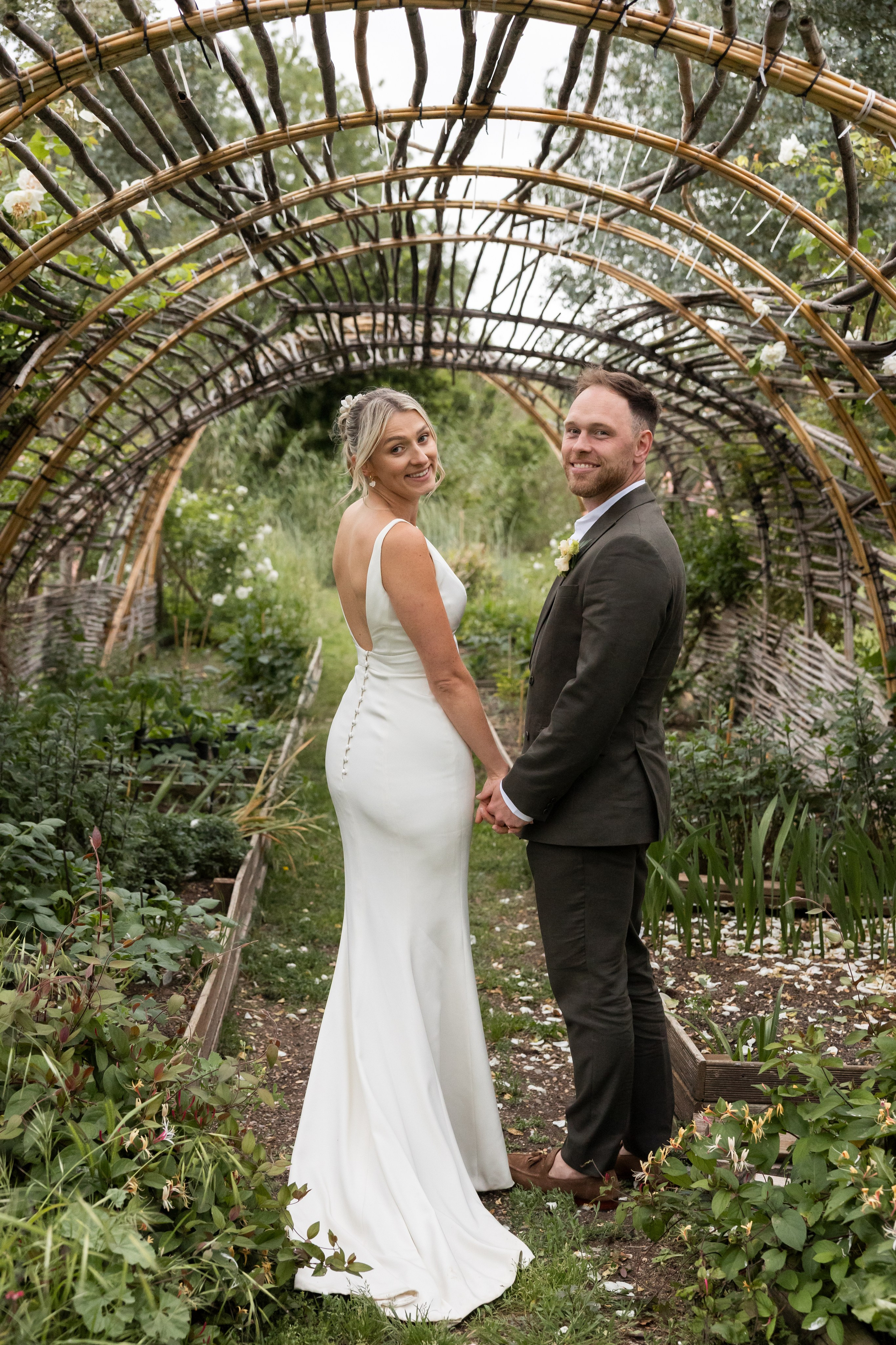 Свадьба в Château Du Puits Es Pratx — яркий день на юге Франции. Евгения Смирнова — фотограф в Тулузе и юго-западной Франции
