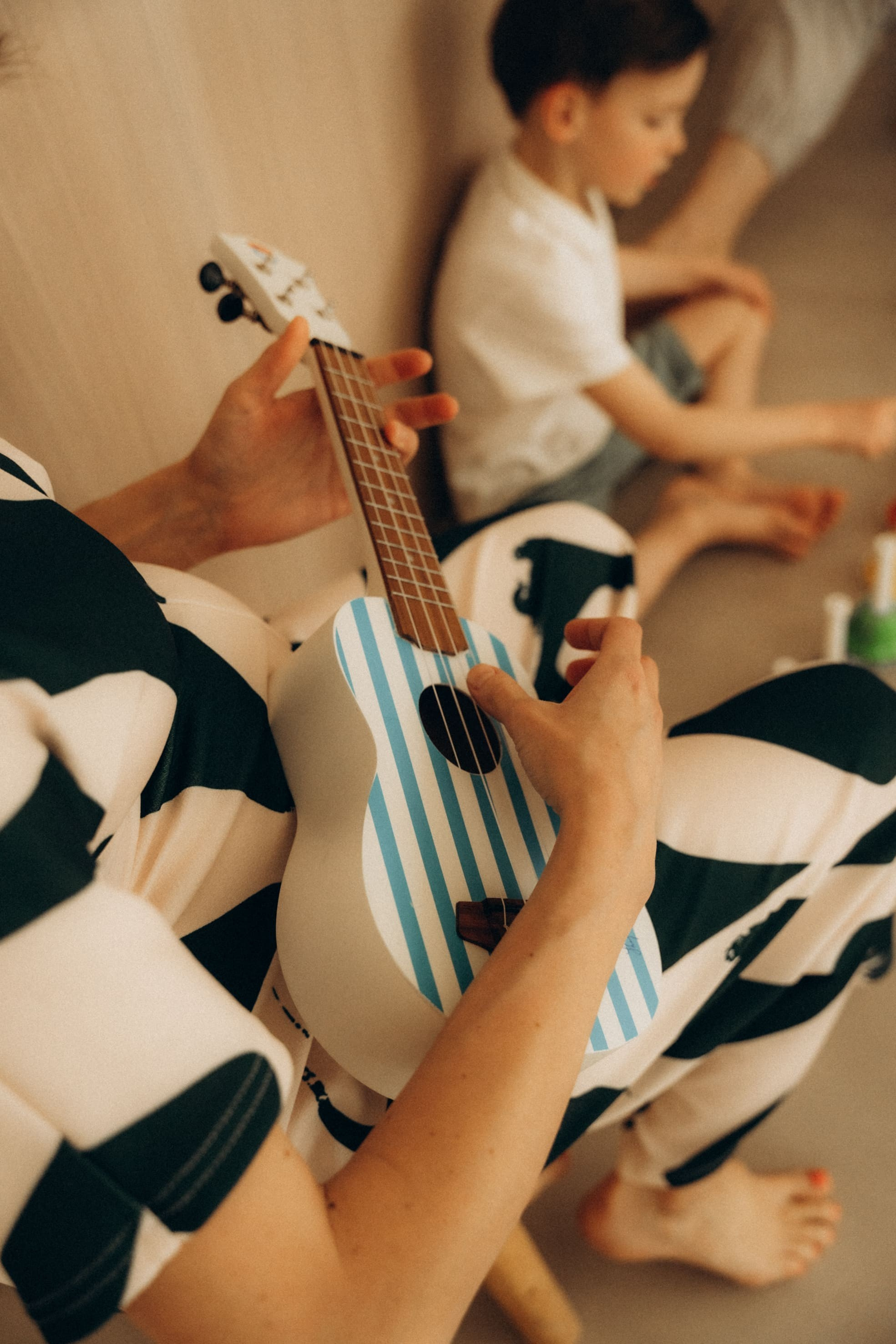 Warme familie fotoshoot. Little Birdie – Jouw familie- en huwelijksfotograaf in België en daarbuiten