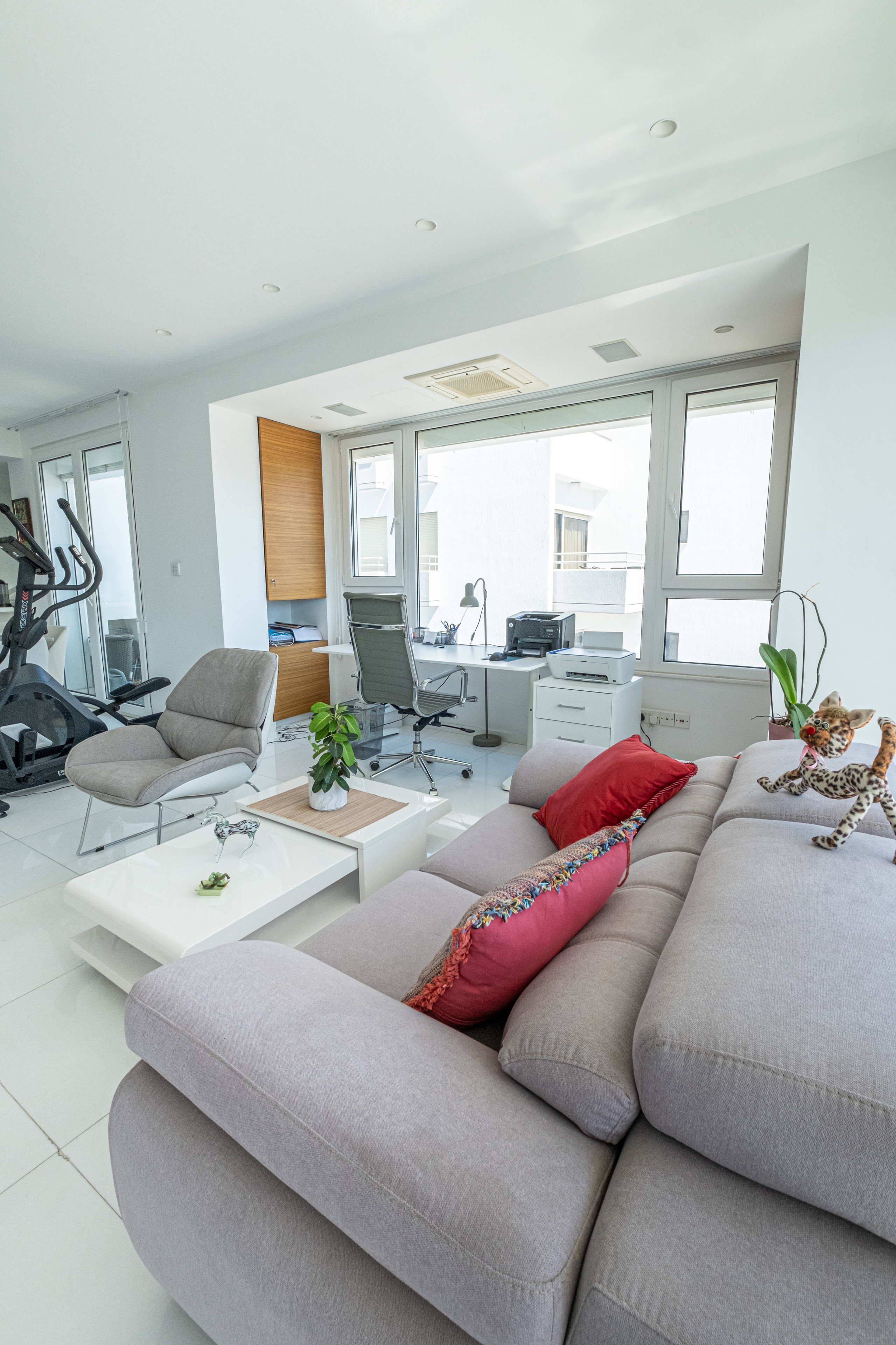 APARTMENT LIMASSOL. Photographer in Cyprus Lena Kirilishina