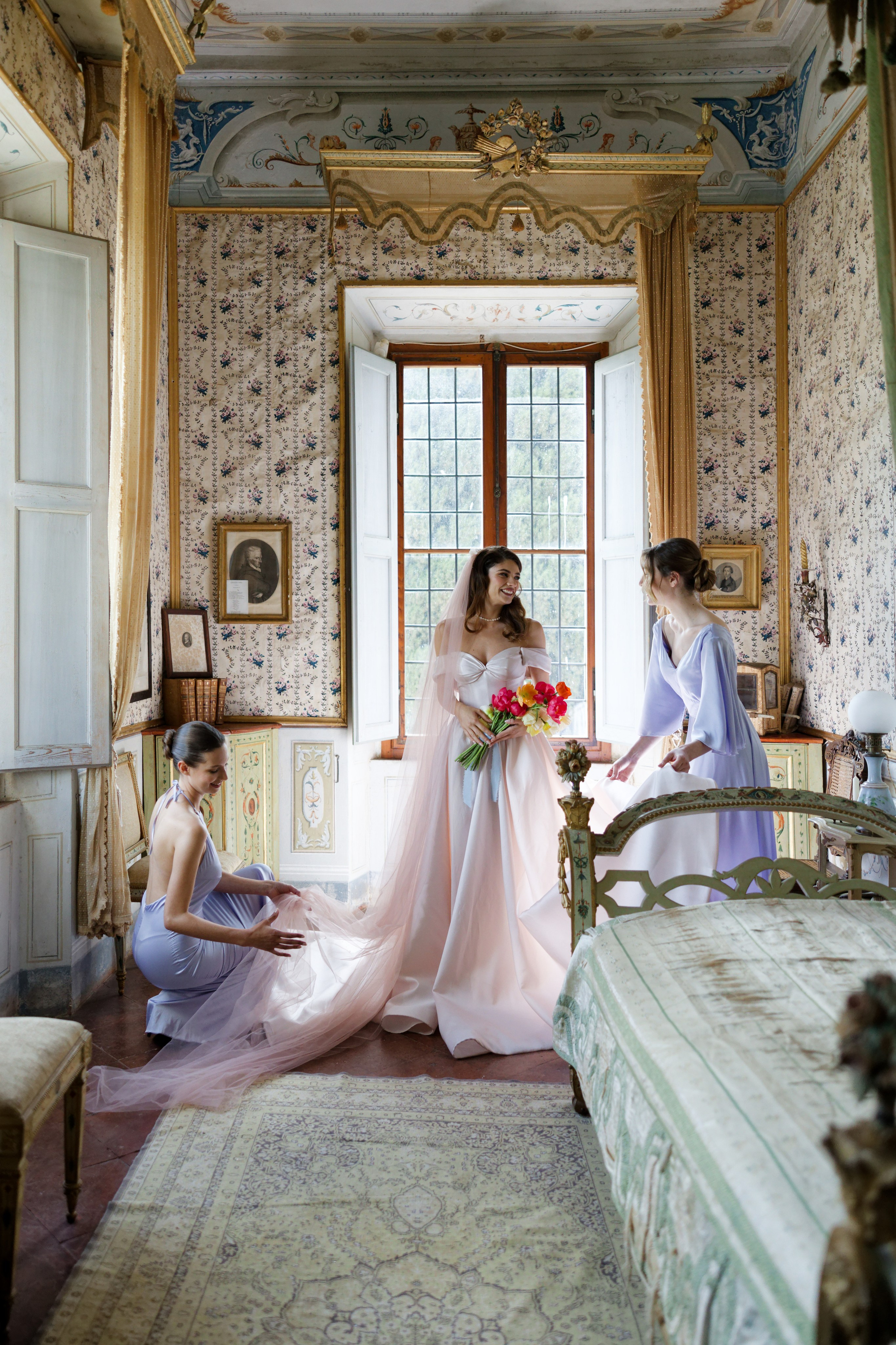 Wedding editorial at Villa di Geggiano, Tuscany, Italy