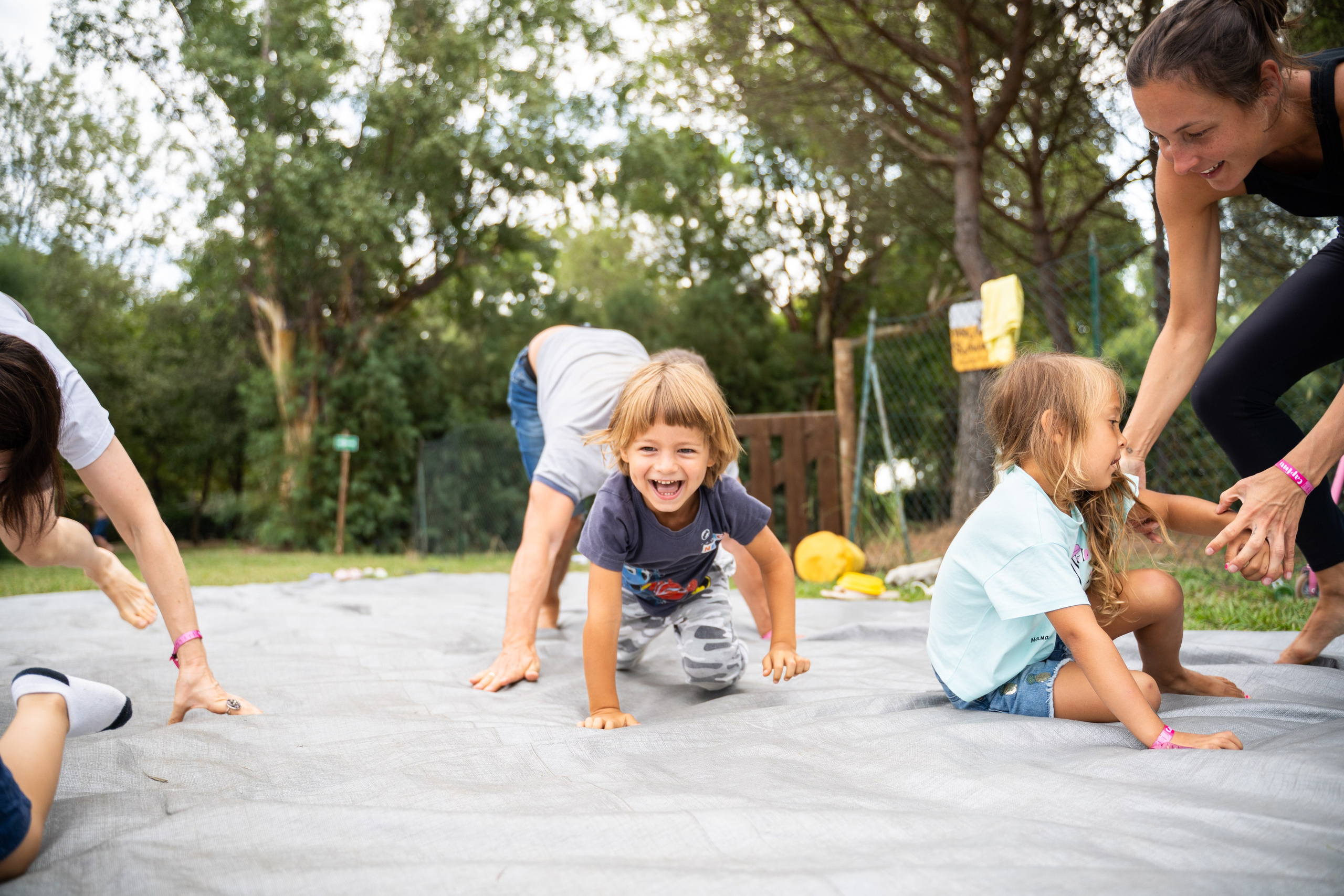 Детская игровая контактная импровизация. Семейные лагеря в Европе с Ниной Янечковой и Ириной Зиновьевой