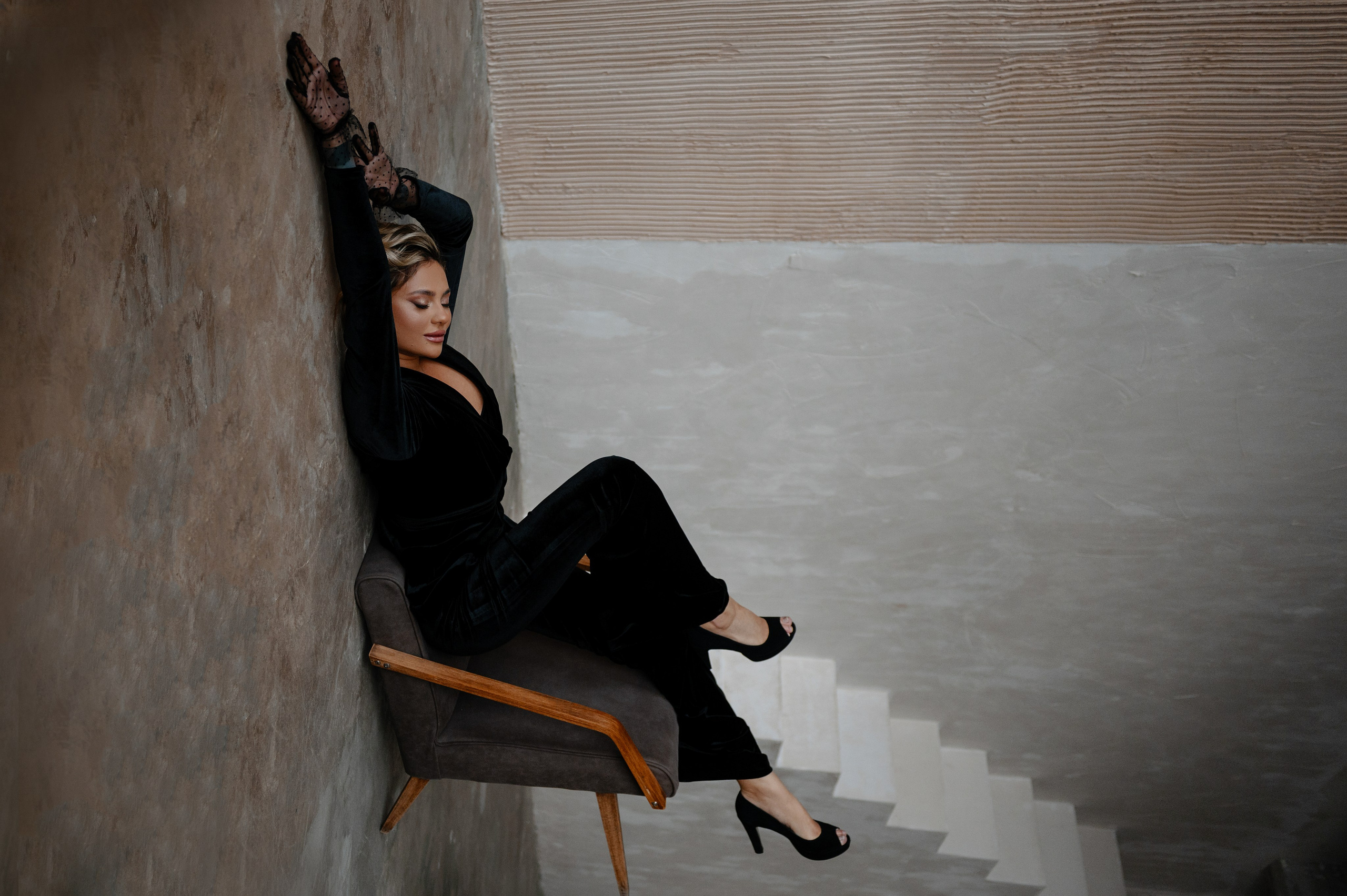 Mazaki. ANNA-MARIA PHOTO CONTENT CREATOR — фотограф, эстет, художник и визуальный эксперт в Instagram, работающий в Праге