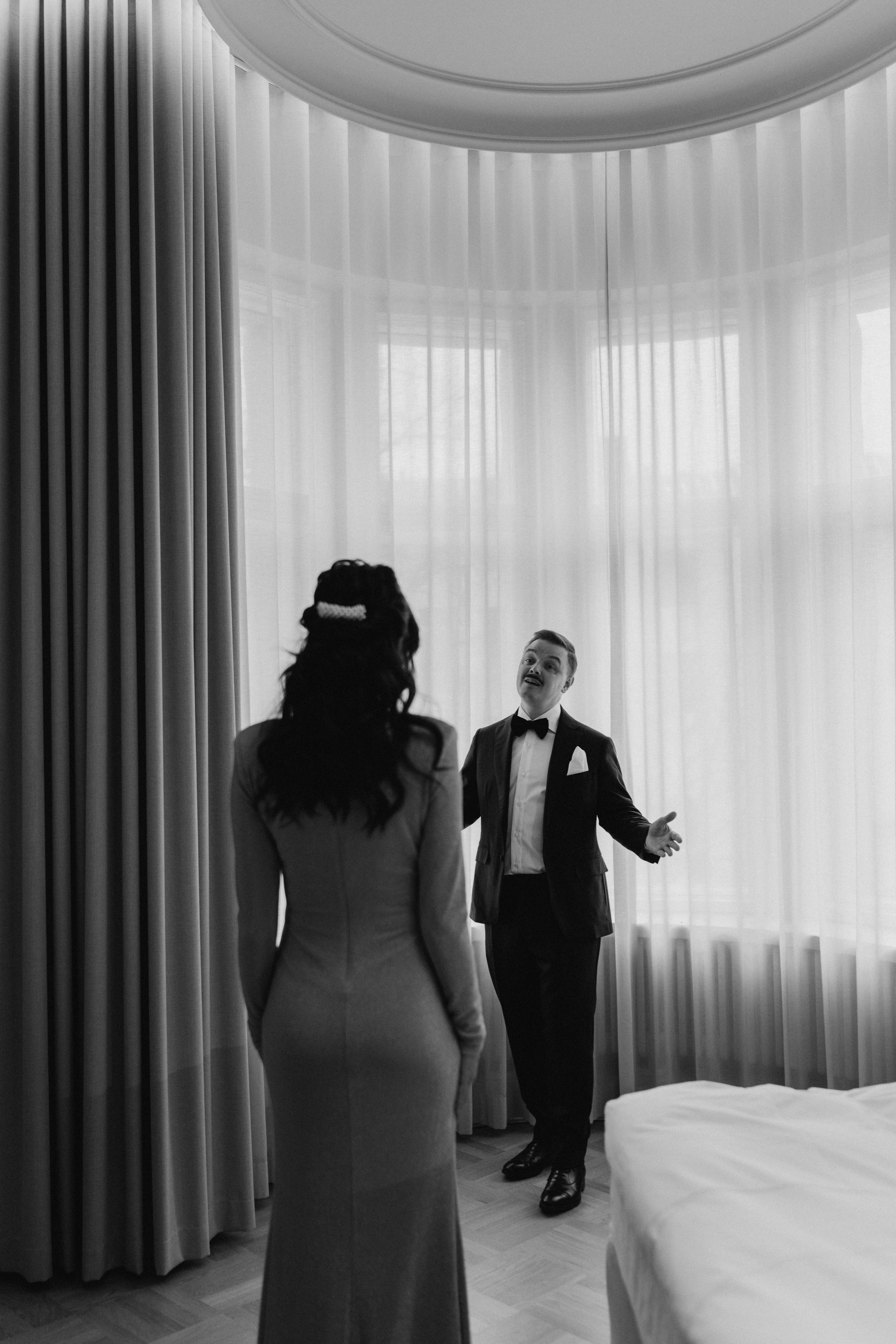 Wedding, city wedding, couple, lovestory, potrait. Wedding and portrait photographer in Helsinki Vickan O