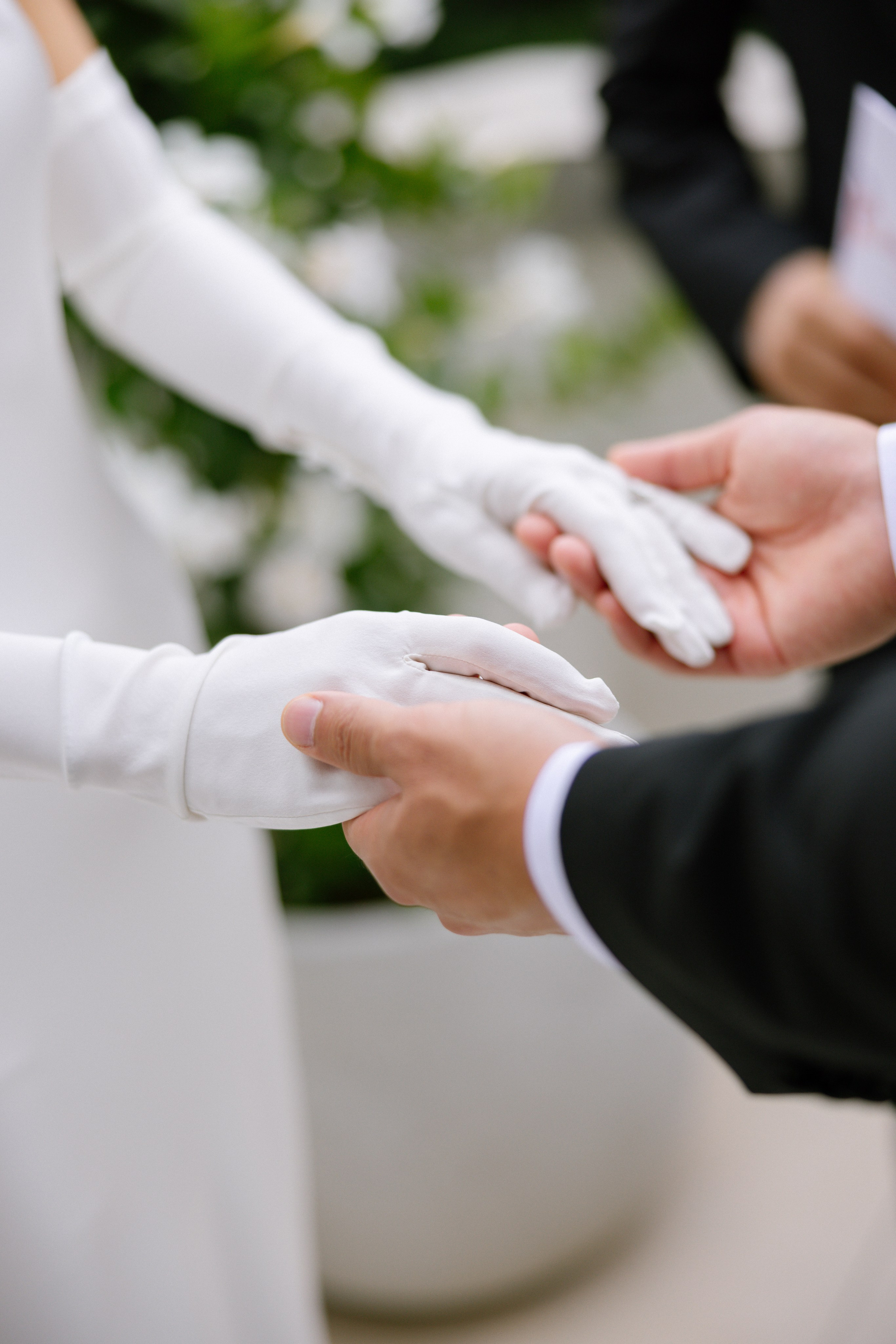 Intimate wedding at Parkhotel Vitznau on Lake Lucerne. Wedding and Family Photographer Switzerland and Italy. Valeria Diaz