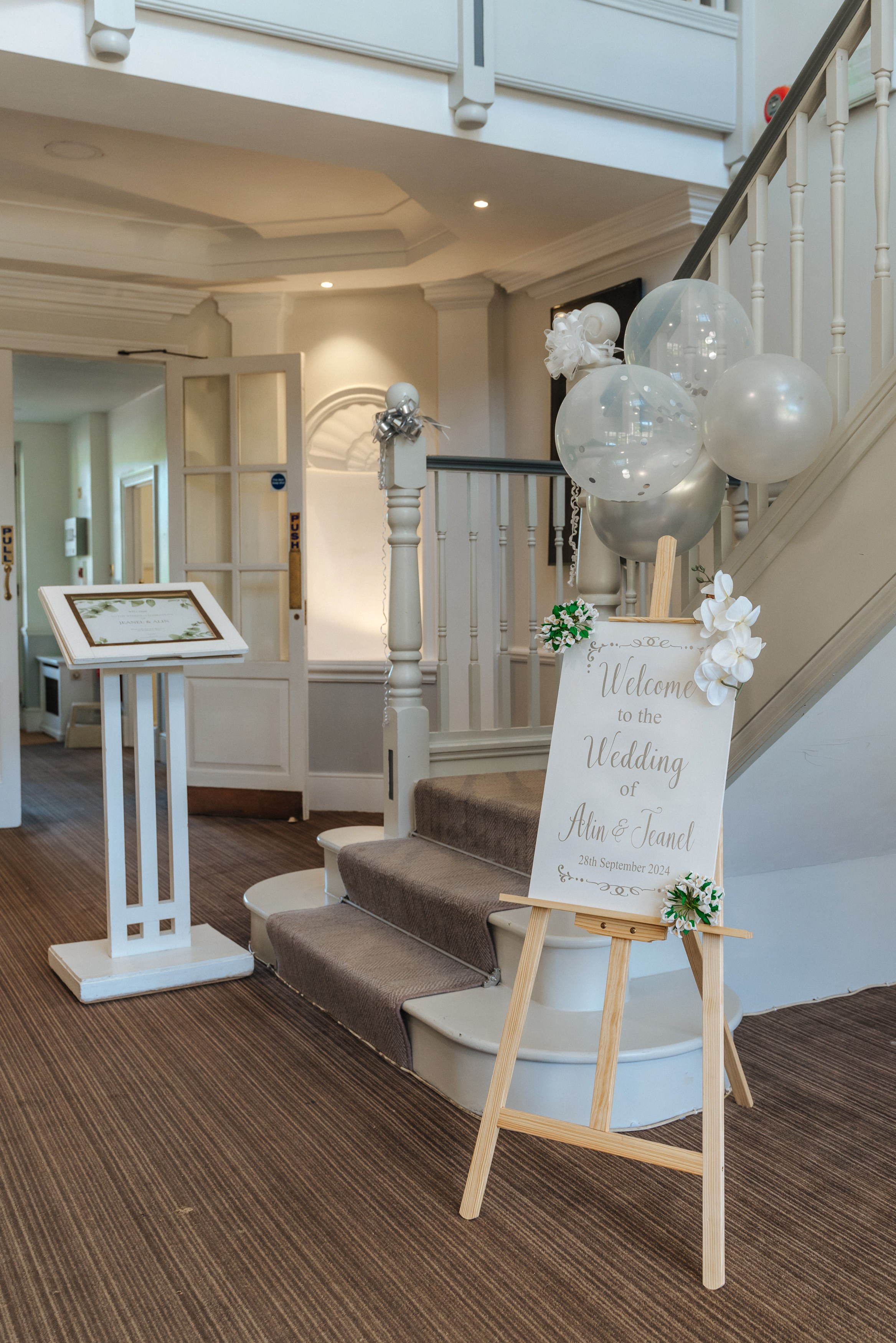 A wedding at Woldingham Golf Club, Woldingham Golf Club wedding, wedding photographer at Woldingham Golf Club