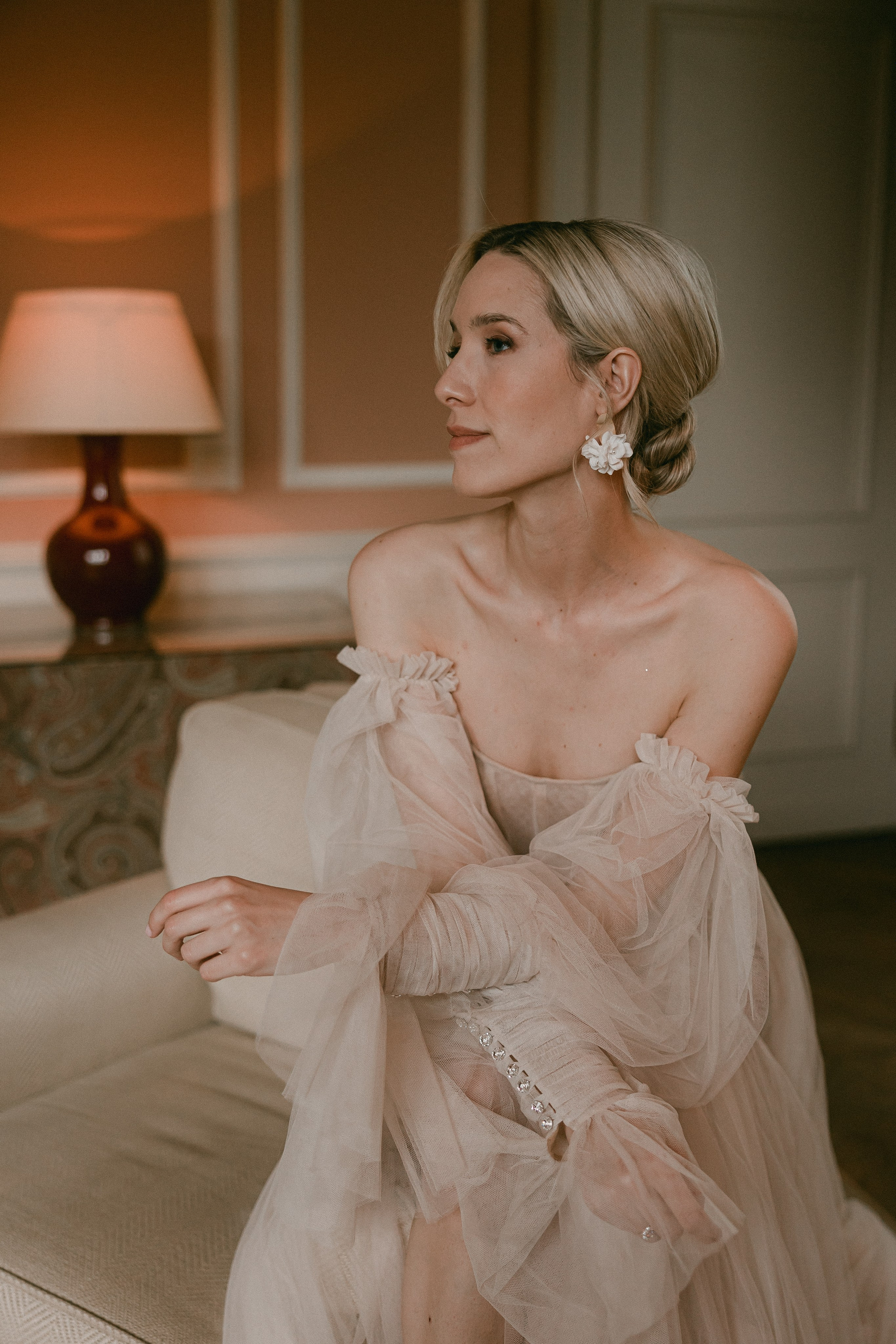 Sarah/ getting ready. Wedding and Family Photographer Switzerland and Italy. Valeria Diaz