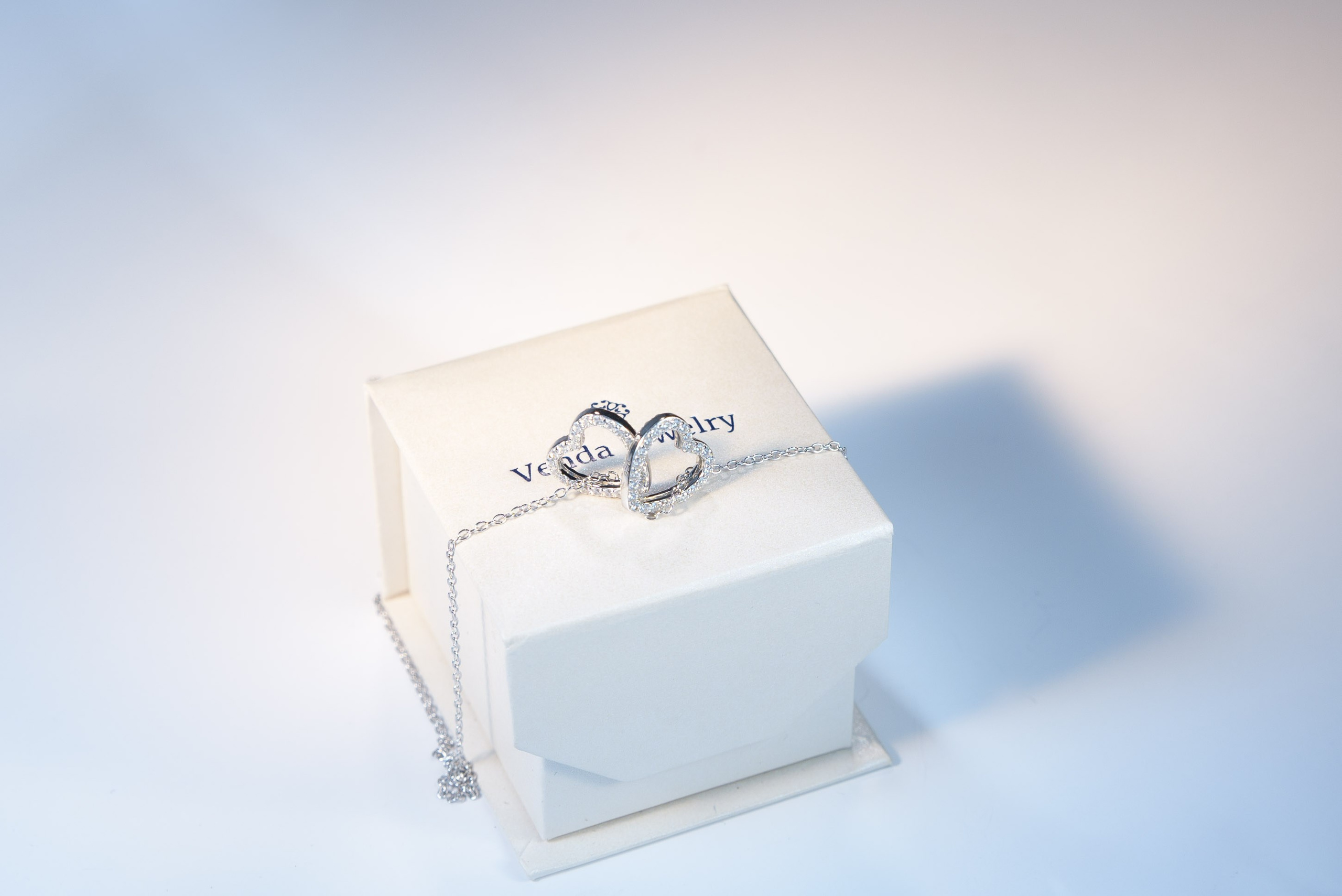 Corporate photographer, professional product photographer, corporate photographer price, e-Commerce Photography, Product Photography Packages, product photography kit, marketing photography, Bucharest business photos, Bucharest professional photos, product photography, product photography, product photography on white background, jewelry photos, silver jewelry photo, gold jewelry photo