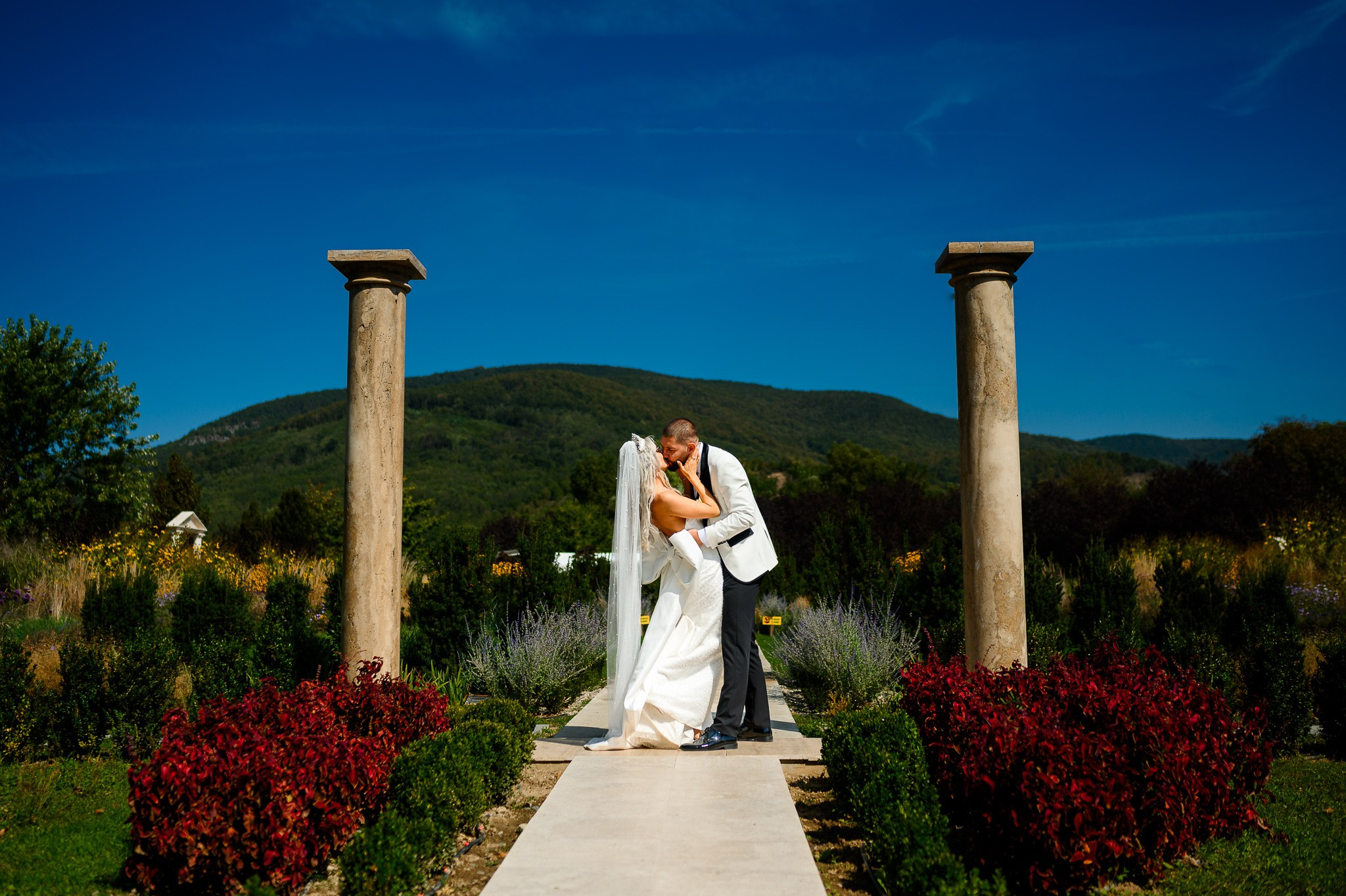 Corina & Paul. Mugurel Olteanu Fotograf