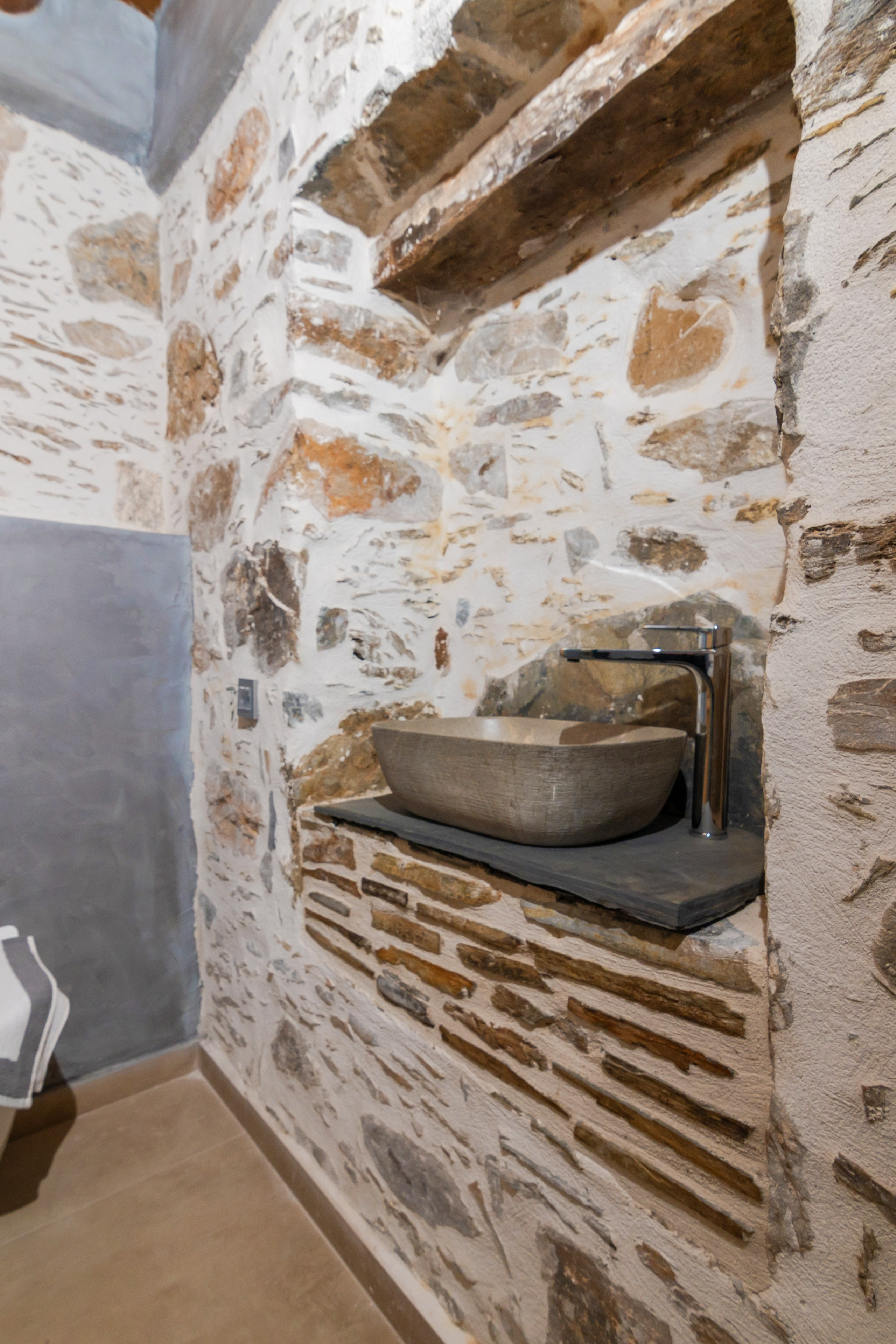 Plagia Stone studio. Photograper in Chania, Crete