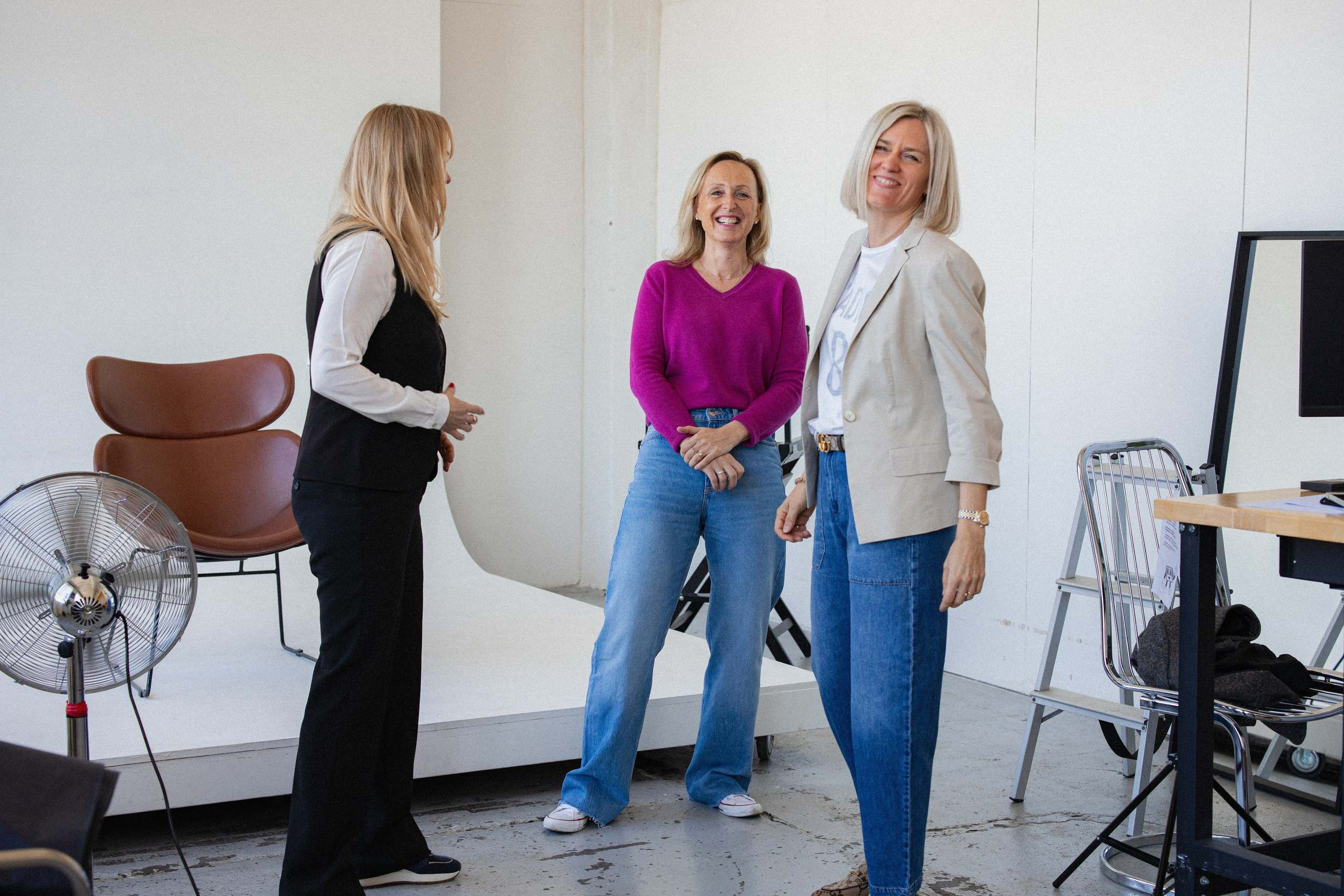 Workshop uvolnění před foťákem. Dana Lišková — Empatická fotografka | Introspektivní umělkyně | Neurodivergentní koučka| Zakladatelka Artepy.cz