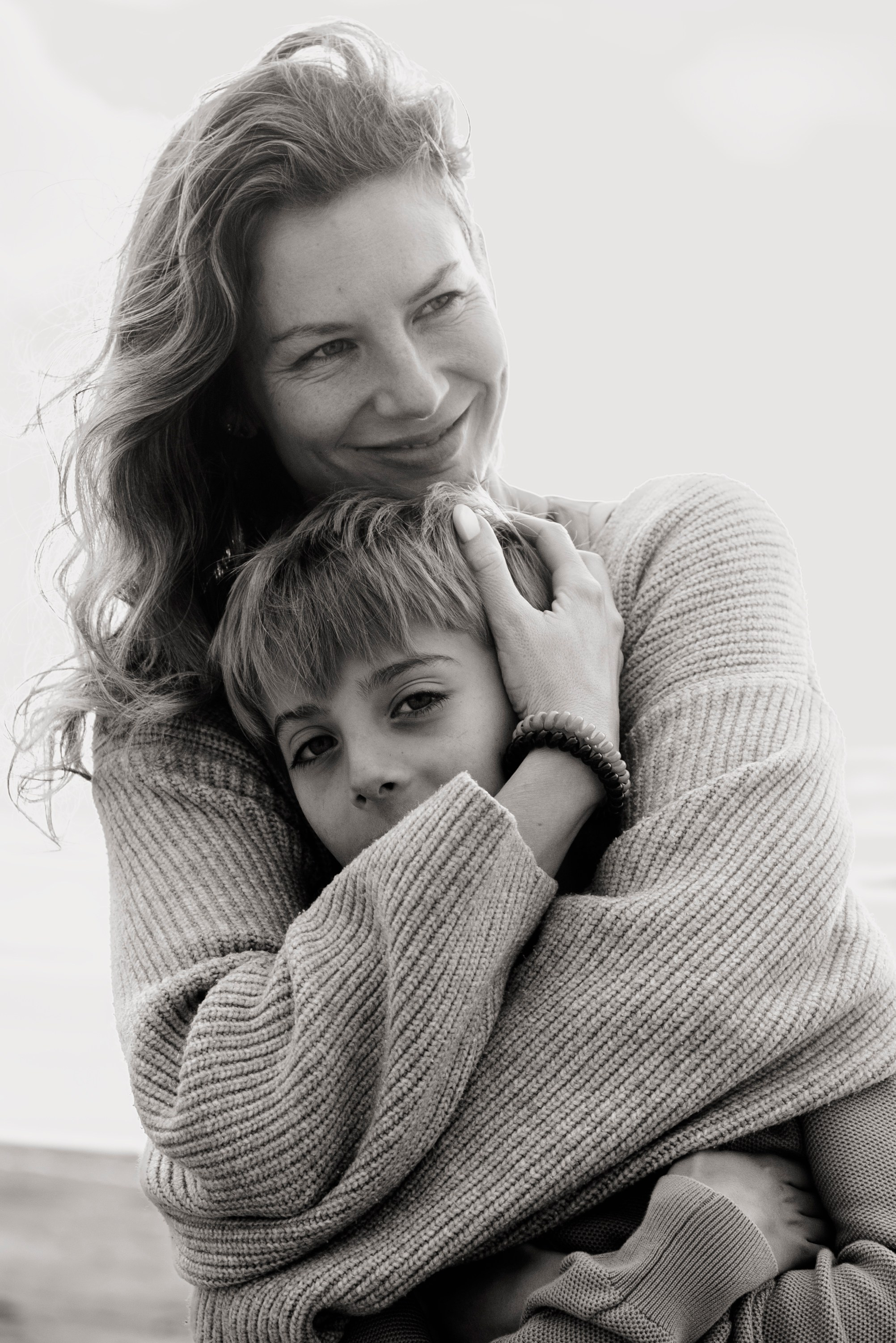 Polina Sobol — family & documentary photographer in Bern. Outdoor & urban photo sessions for families, kids and couples