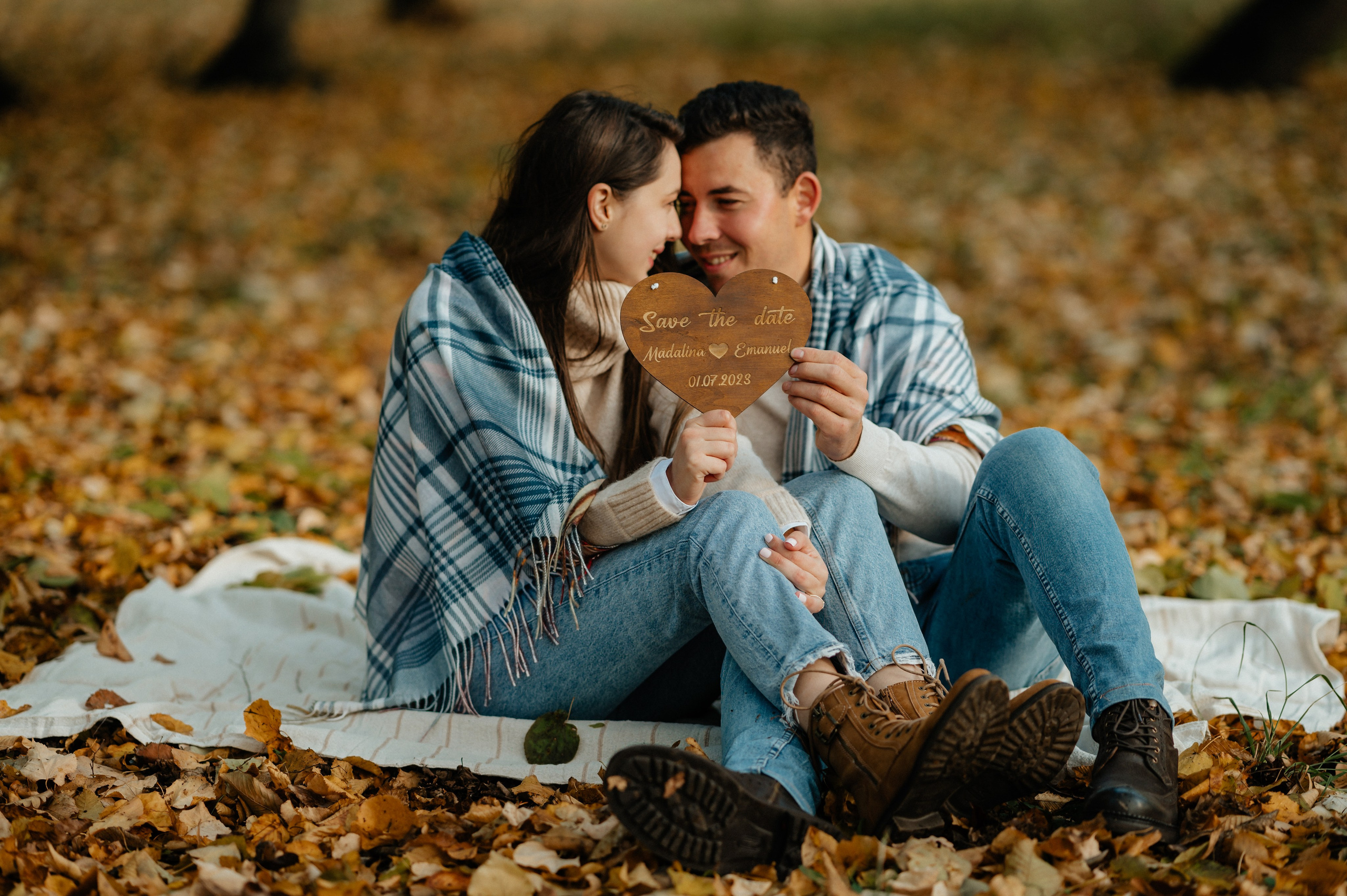 Save the date toamna , in natura. Proud Vision Weddings | Wedding Photography & Film — Servicii profesionale Foto Video Nunta Iasi