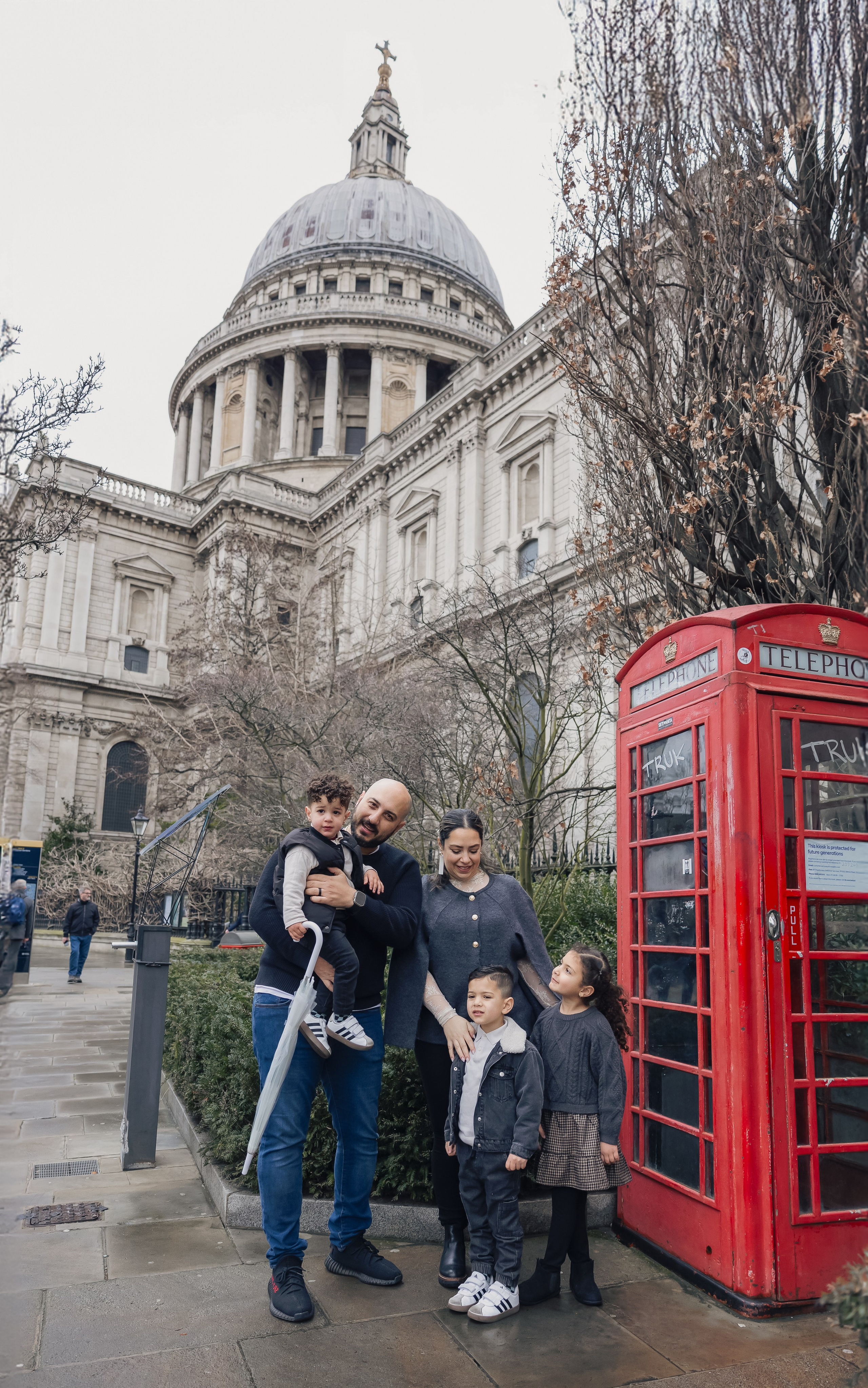 Families. PHOTOGRAPHER IN LONDON