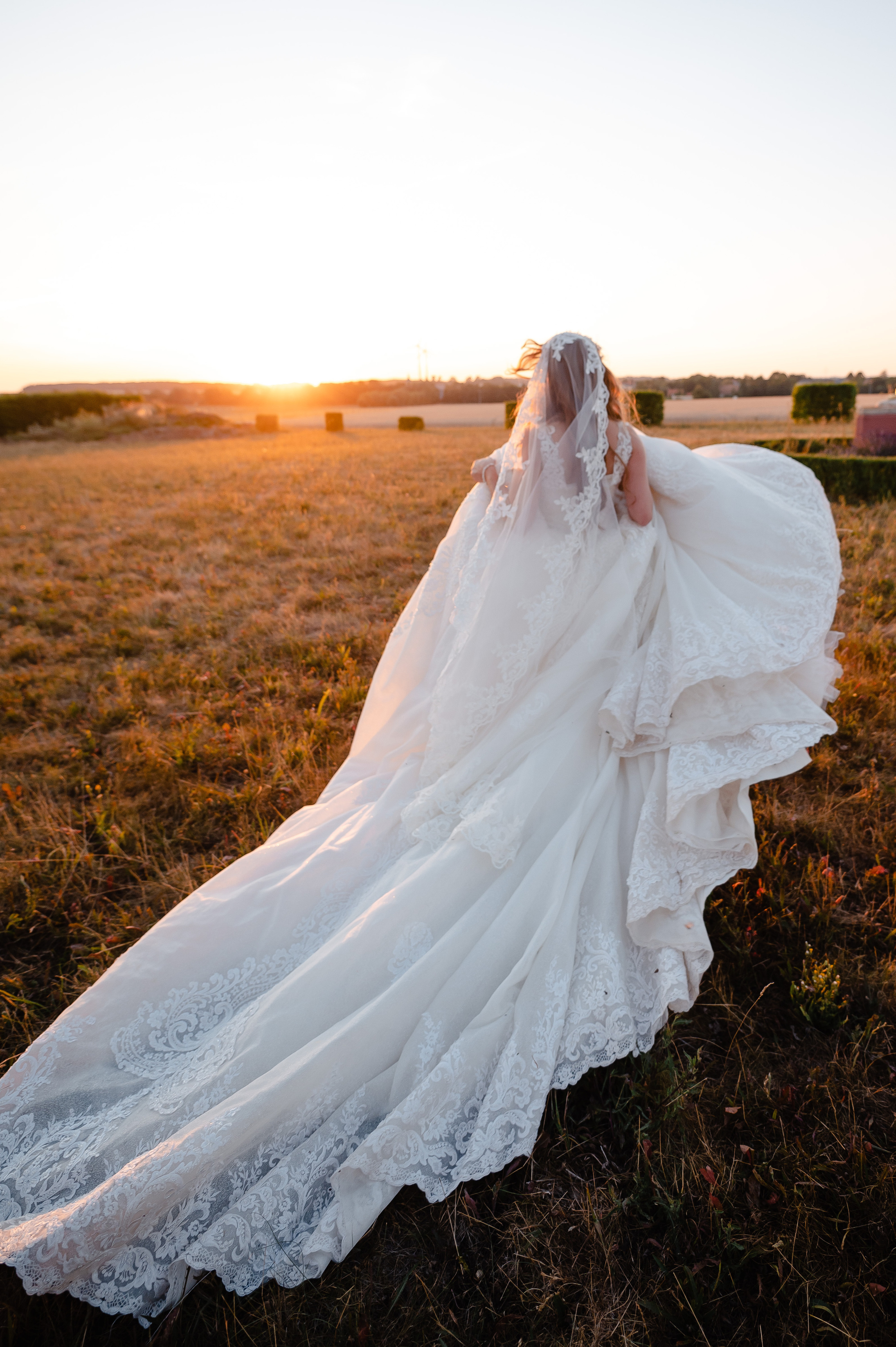 Christina und Oliver: Eine Märchenhochzeit im Schloss Walkershofen