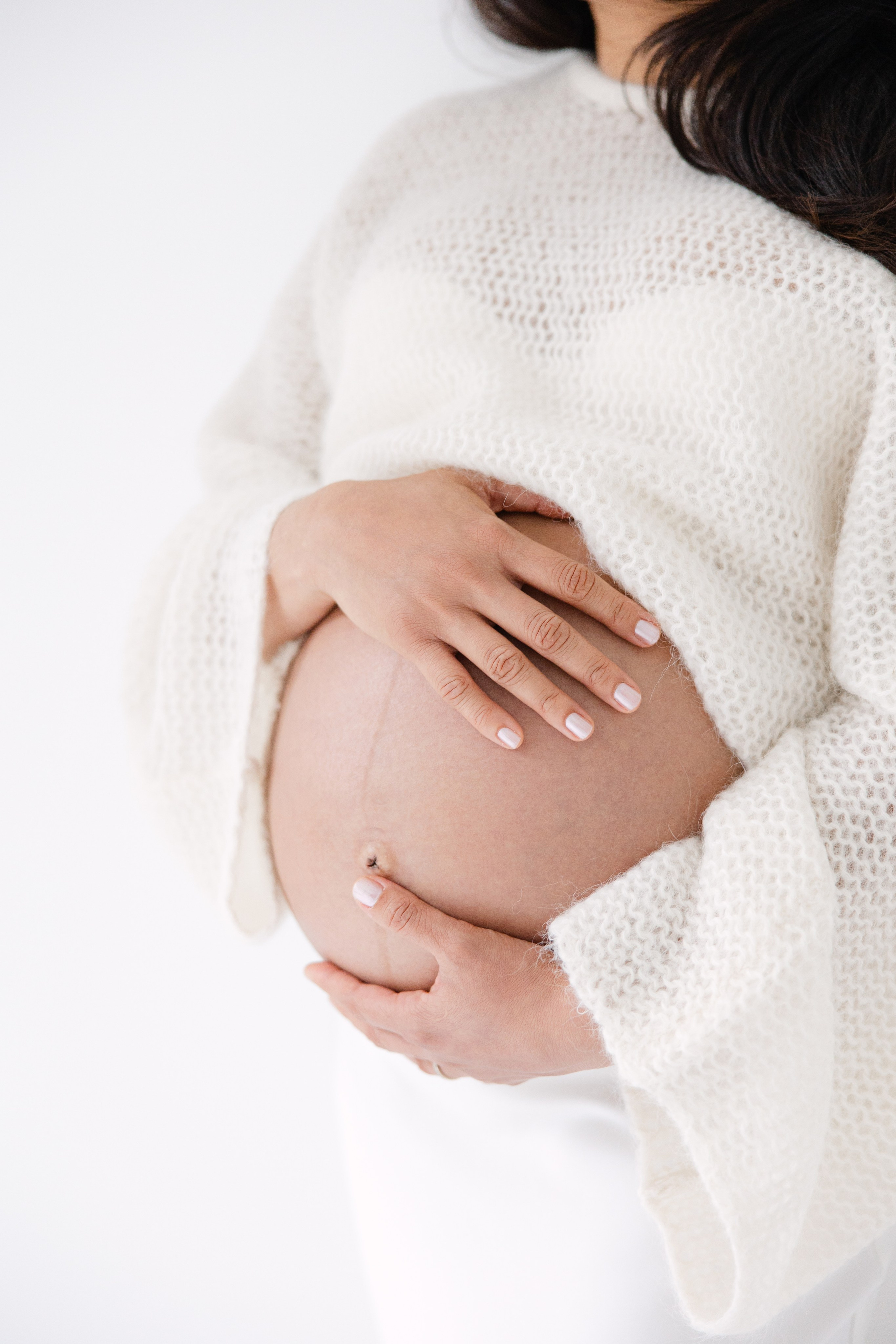 Zeitlose und moderne Schwangerschaftsfotografie in Zürich & Uster — natürlich, unkompliziert und ohne Kitsch. Wedding and Family Photographer Switzerland and Italy. Valeria Diaz