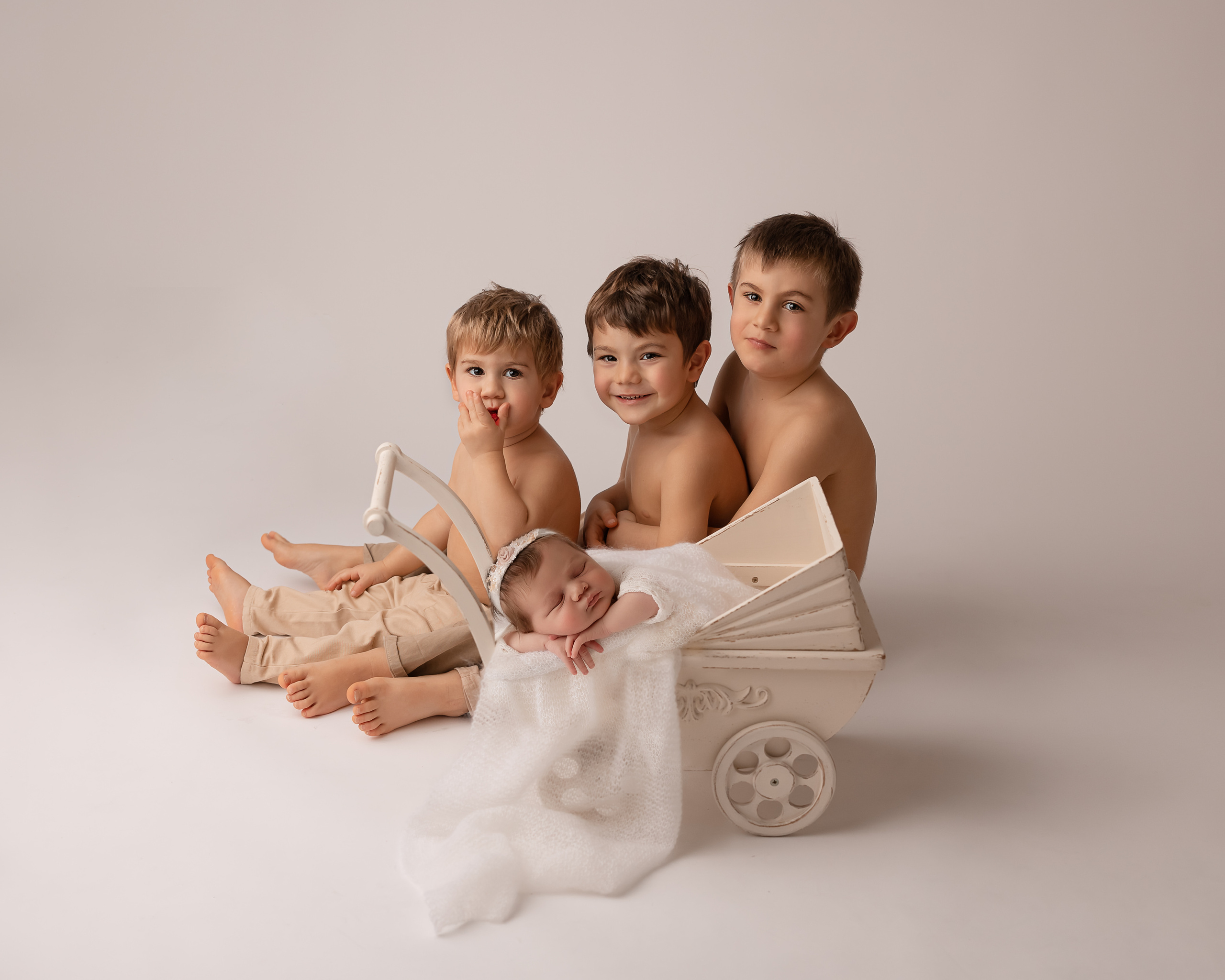 Benvenuta Olimpia! Fotografa Neonati Ravenna, Bologna. Rimini.Forli Cervia. Yulisphotography Ravenna - Fotografo Romagna // Fotografo Gravidanza