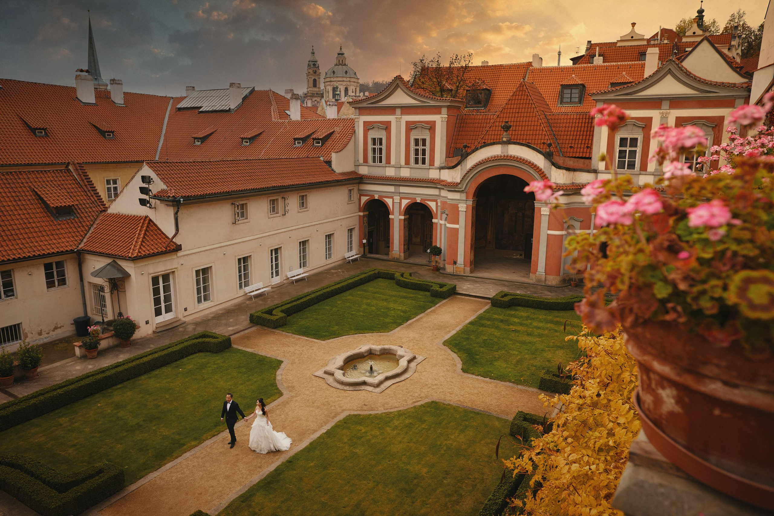 Engagements. Northeast Ohio (Cleveland, Youngstown, Akron) Wedding Photography