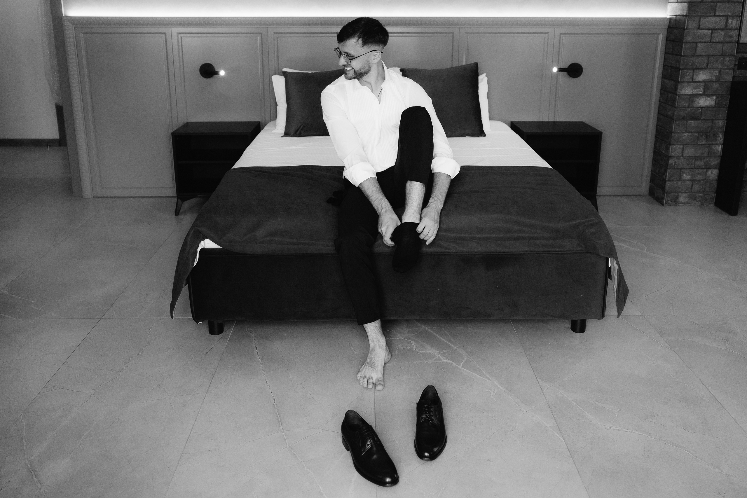 pregătirile mirelui în dimineața nunții