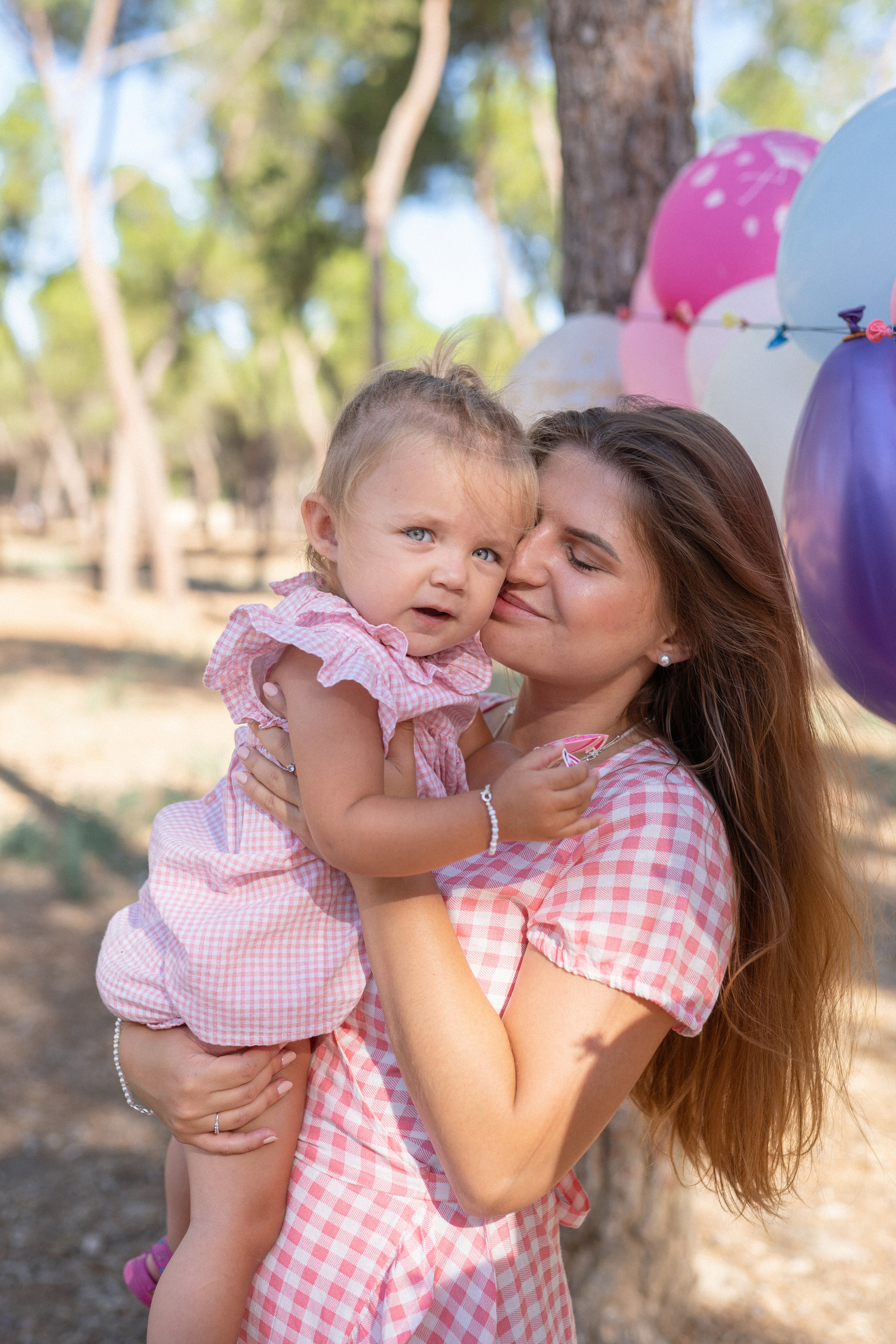 Family event celebration photo shooting. Photographer in Madrid, Spain. Alyona Belyaninova