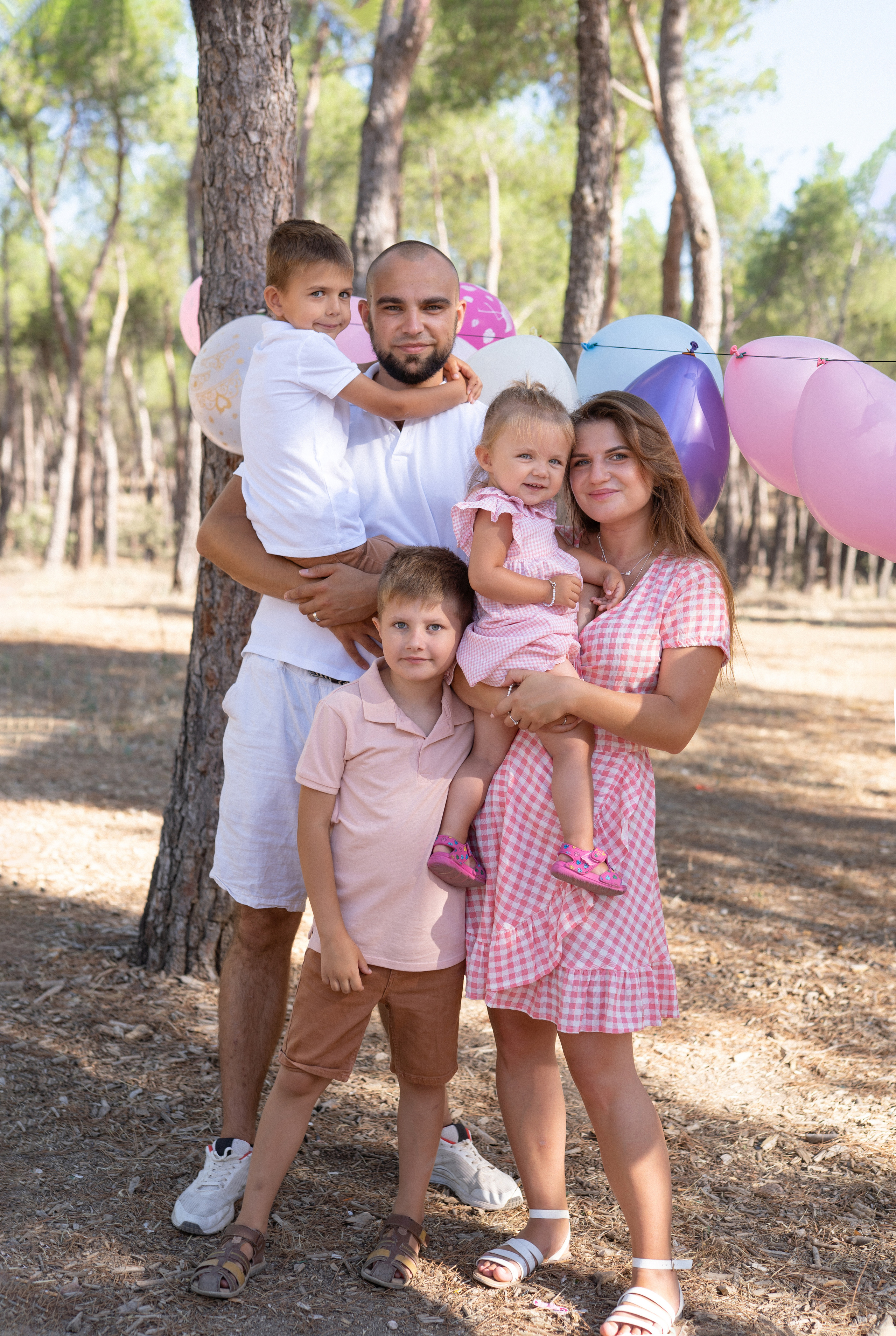 Family event celebration photo shooting. Photographer in Madrid, Spain. Alyona Belyaninova
