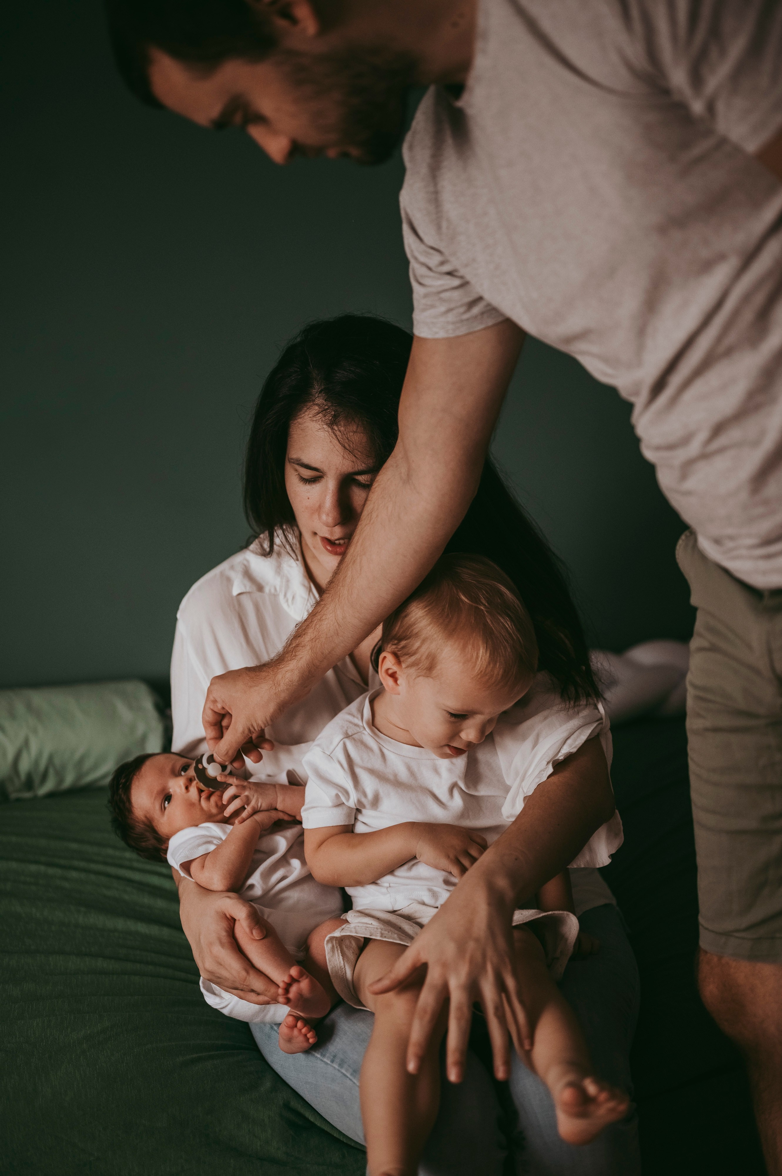 Sonja, Nikola, Lazar i Luka / porodicno fotografisanje kod kuce. Deciji i porodicni fotograf u Beogradu Oksana Skendzic