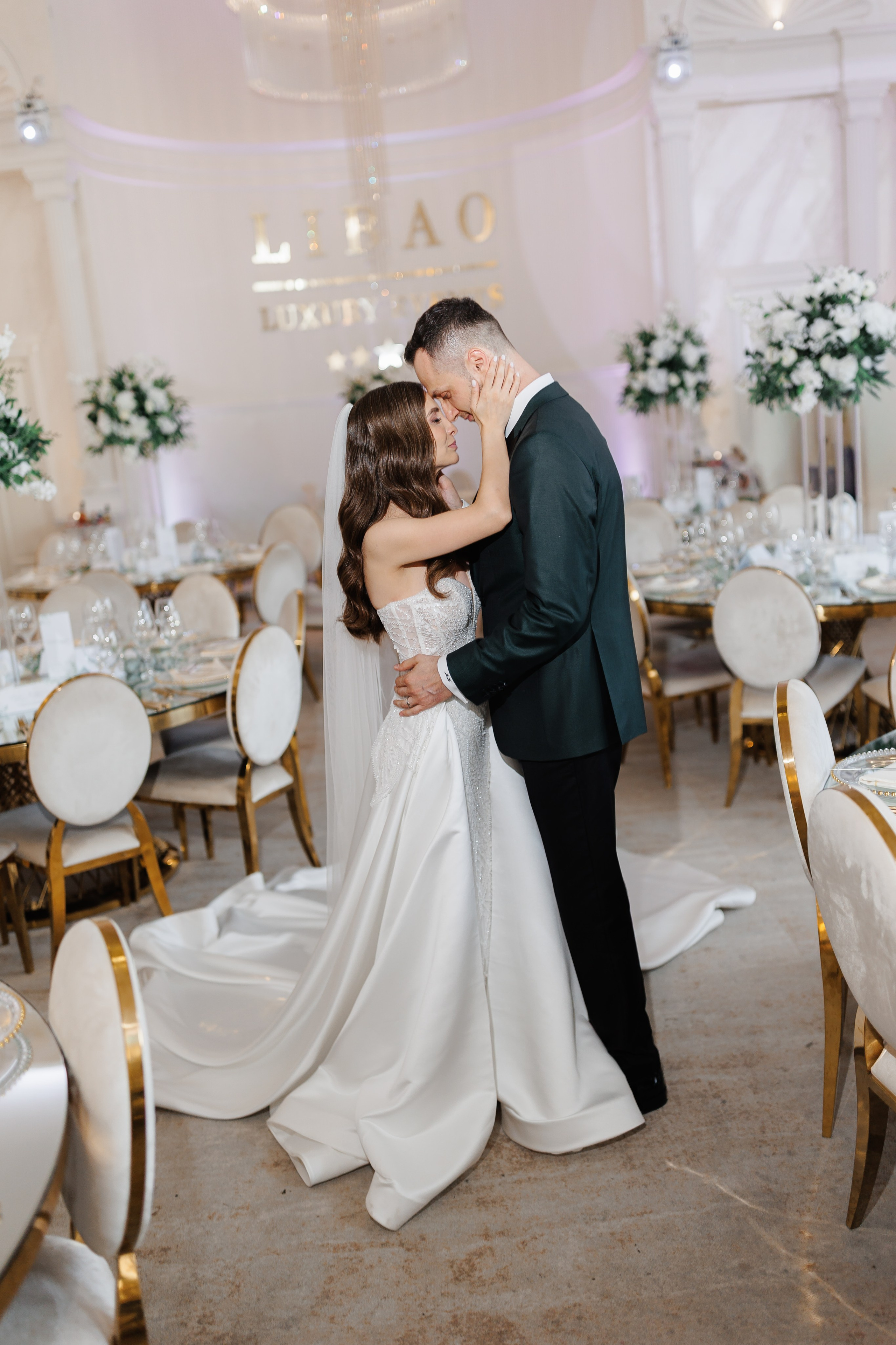 fotograf nunta Bucuresti cadre in miscare pe ringul de dans