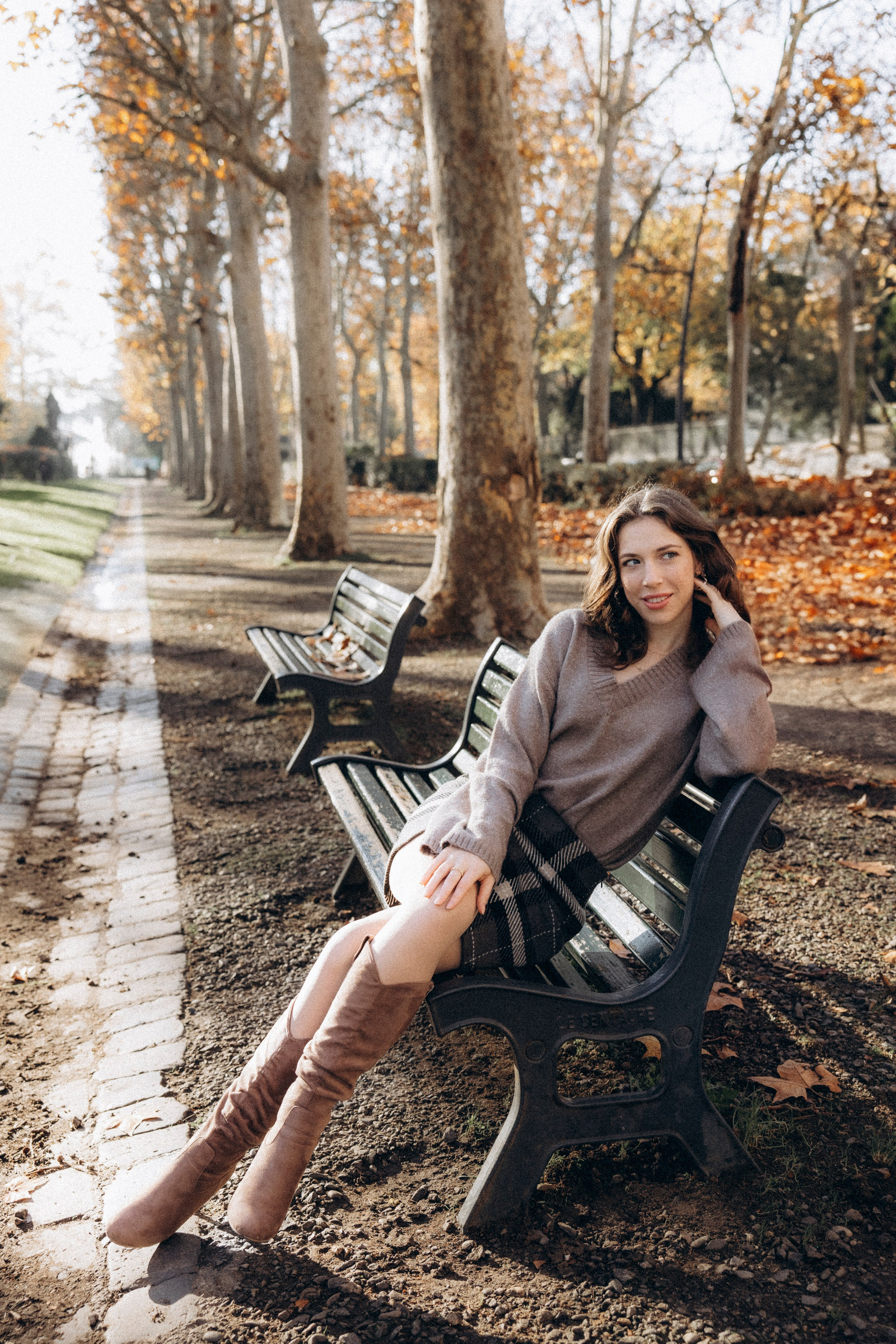 Autumn photoshoot for Elizaveta in Toulouse. Eugenie Smirnova — wedding, corporate and lifestyle photographer in Toulouse and Southwest France
