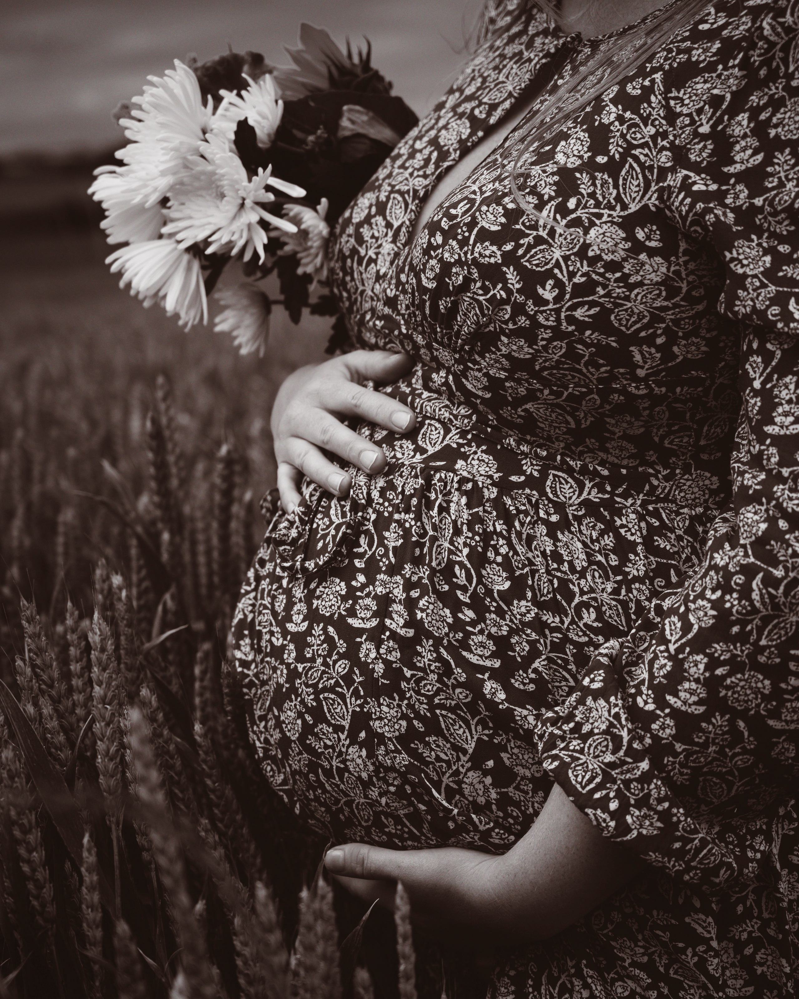 Pregnancy photoshoot in Ackworth. Rapley Photography | West Yorkshire Wedding & Portrait Photographer